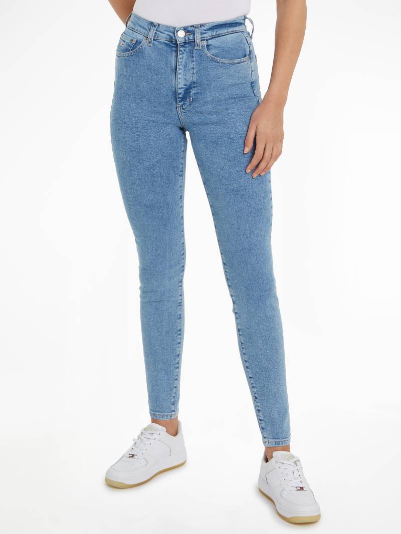 Tommy Jeans Bequeme Jeans »Sylvia Skinny Slim Jeans Hohe Leibhöhe«, mit Ledermarkenlabel von TOMMY JEANS