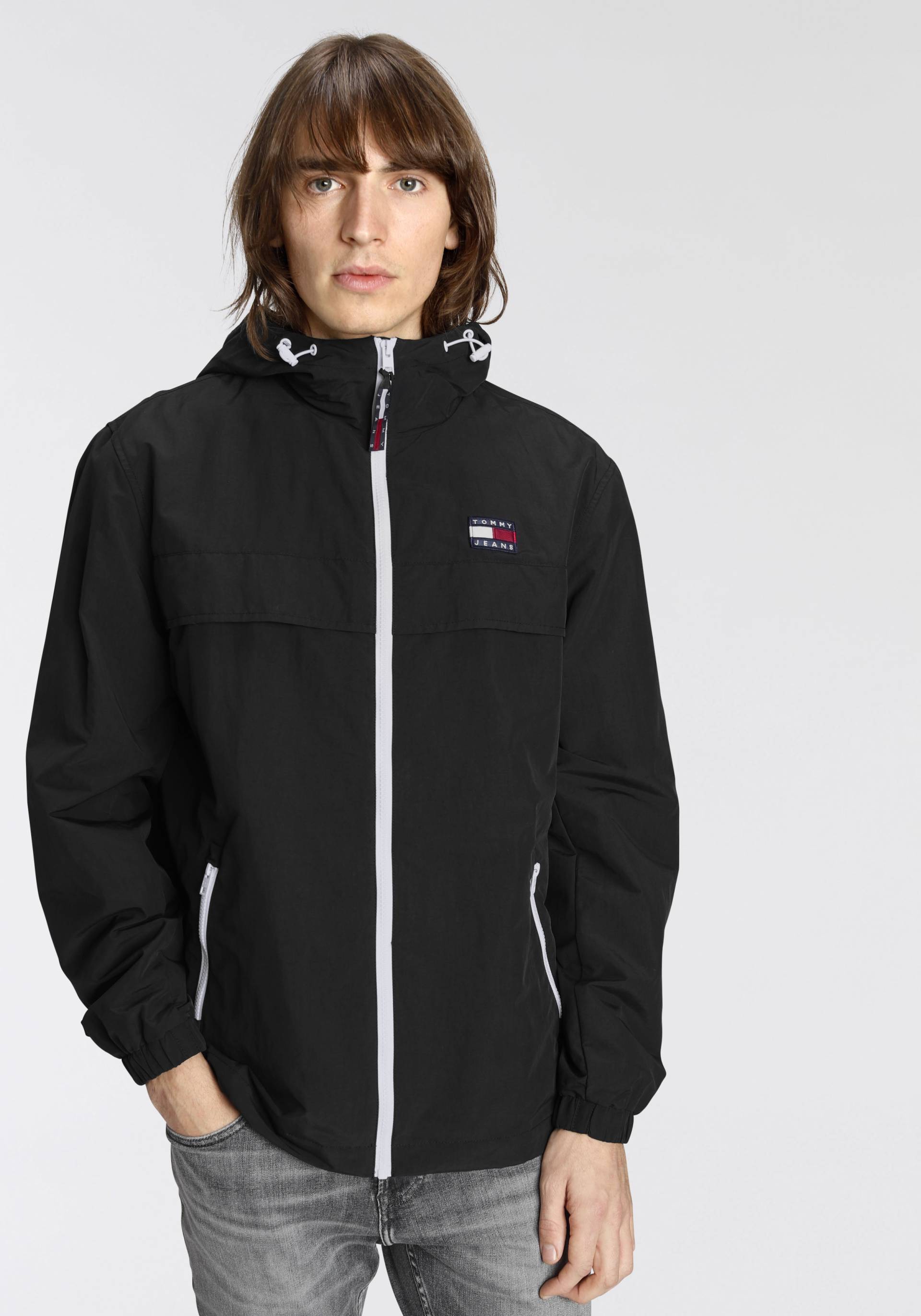 Tommy Jeans Blouson »TJM CHICAGO WINDBREAKER«, mit Kapuze, mit Kapuze von TOMMY JEANS