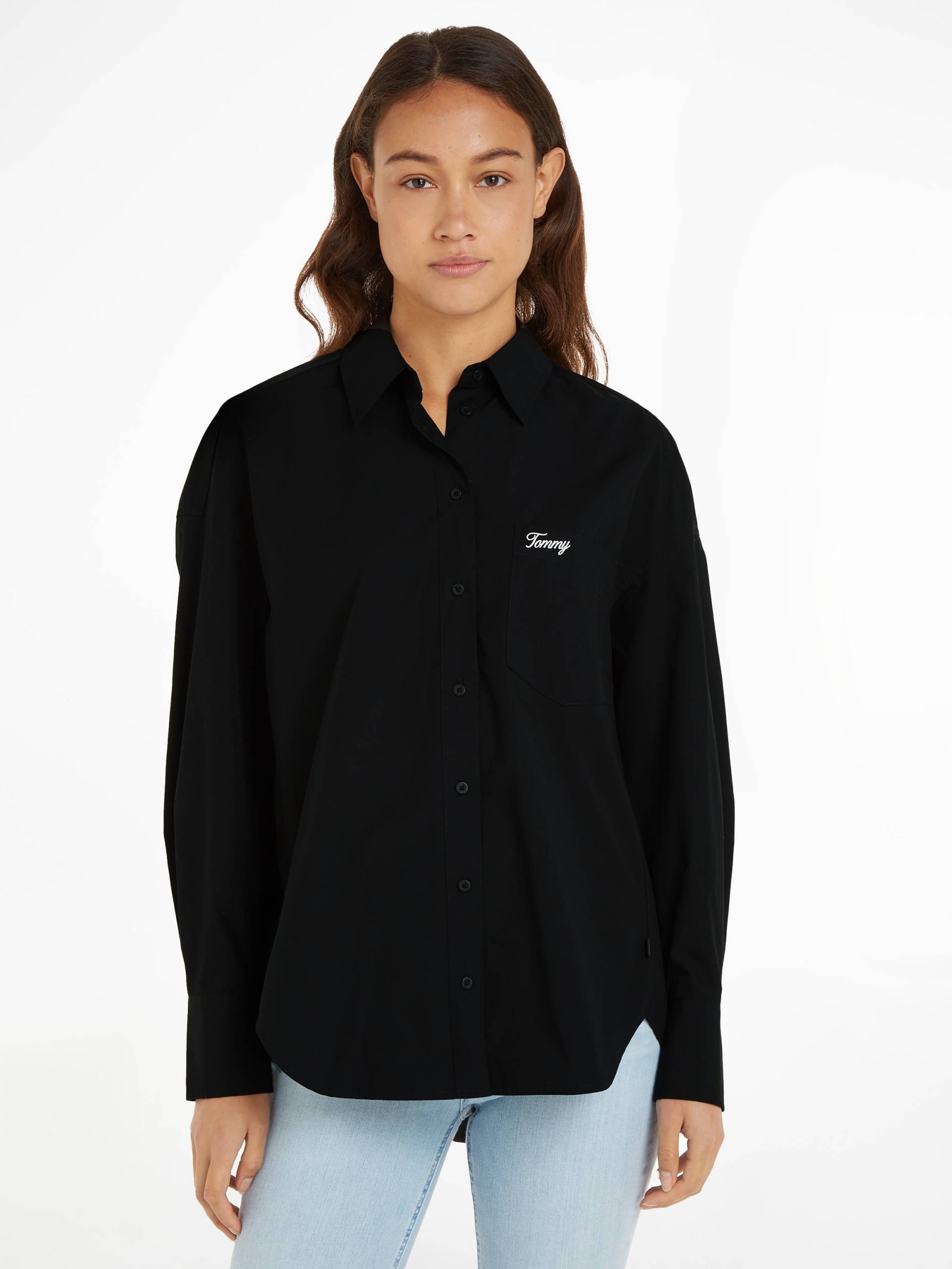 Tommy Jeans Blusentop »TJW SP OVR SCRIPT SHIRT EXT«, Mit Tommy Jeans Logo-Schriftzug von TOMMY JEANS