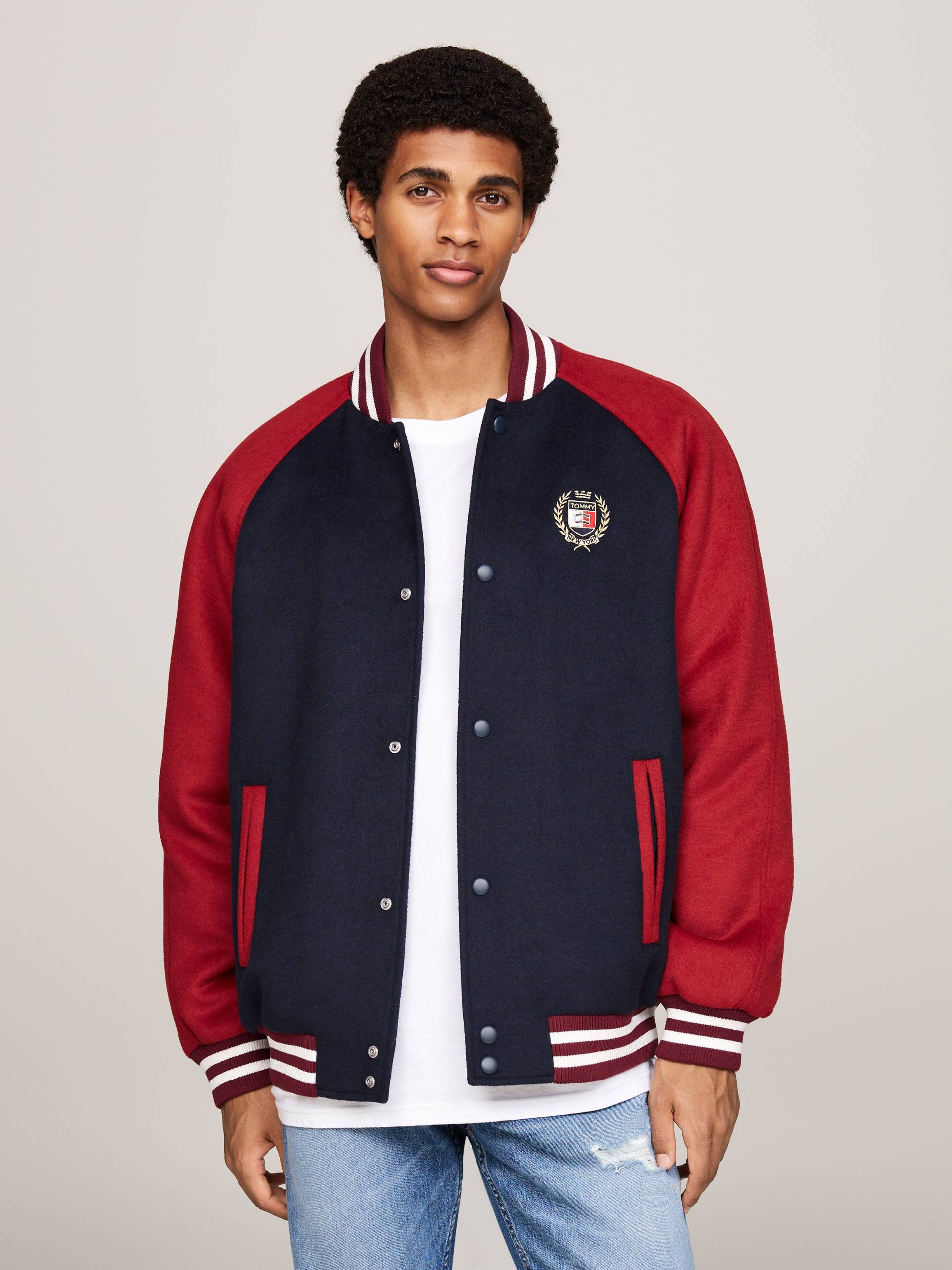 Tommy Jeans Bomberjacke »TJM WOOL BLEND CREST BOMBER«, Color Block-Design, Tommy Jeans-Wappen-Stickerei auf Brust von TOMMY JEANS