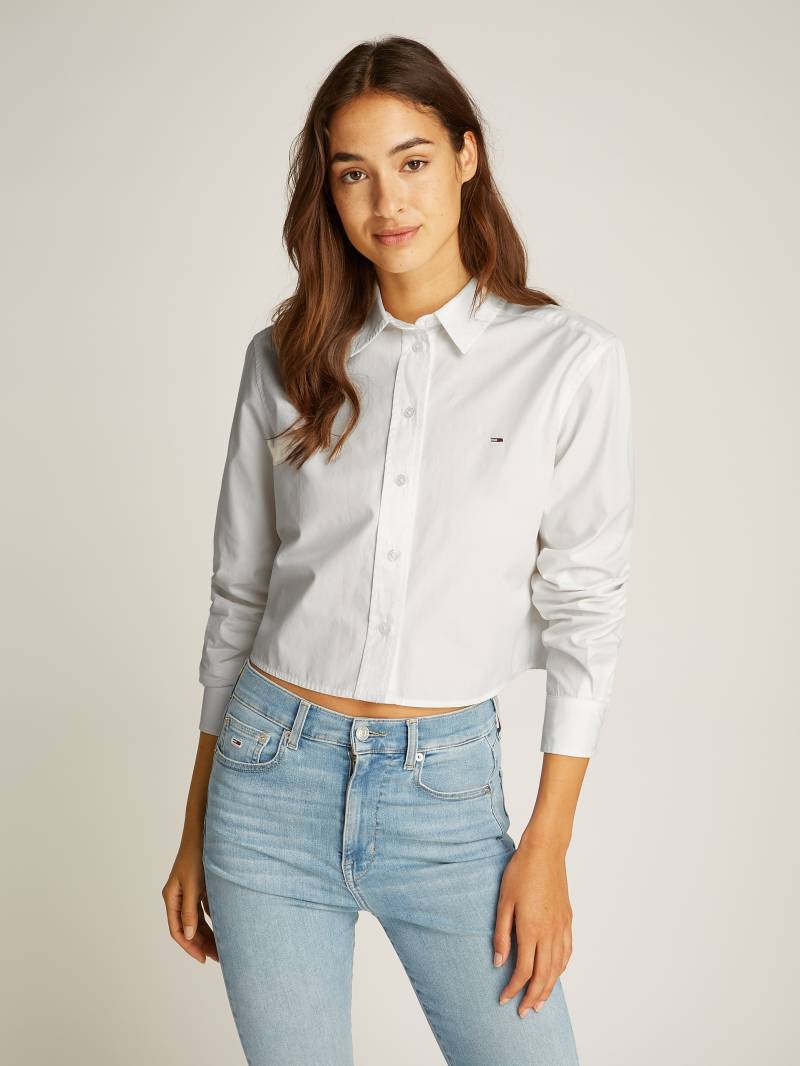 Tommy Jeans Hemdbluse »TJW CRP RLX POPLIN SHIRT«, in verkürzter Länge, mit Logostickerei von TOMMY JEANS