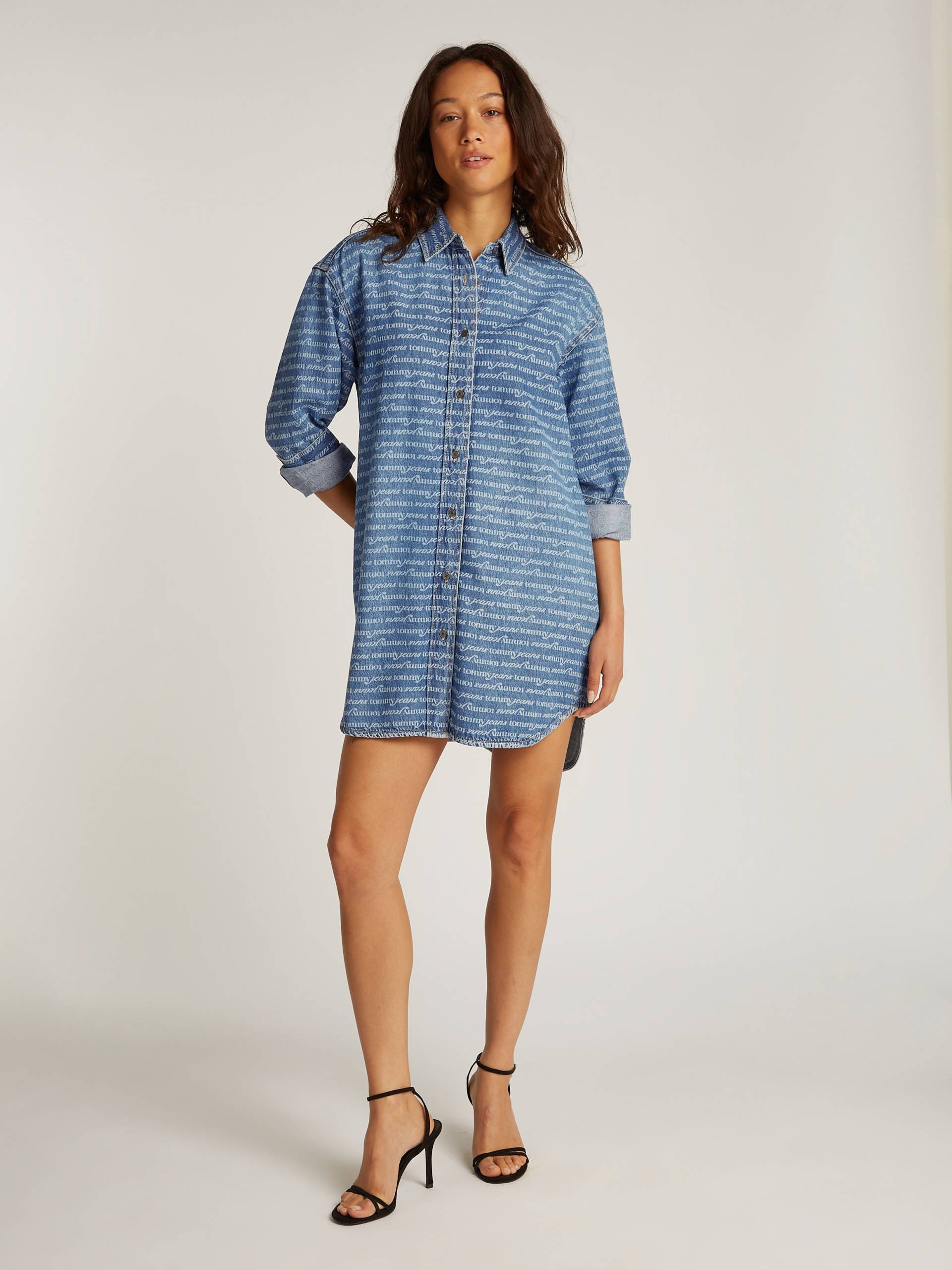 Tommy Jeans Hemdblusenkleid »RELAXED SHIRT DRESS AI6056 EXT«, mit Allover-Brand-Muster Tommy Jeans Hemdblusenkleid »RELAXED SHIRT DRESS AI6056 EXT«, mit Allover-Brand-Muster von TOMMY JEANS