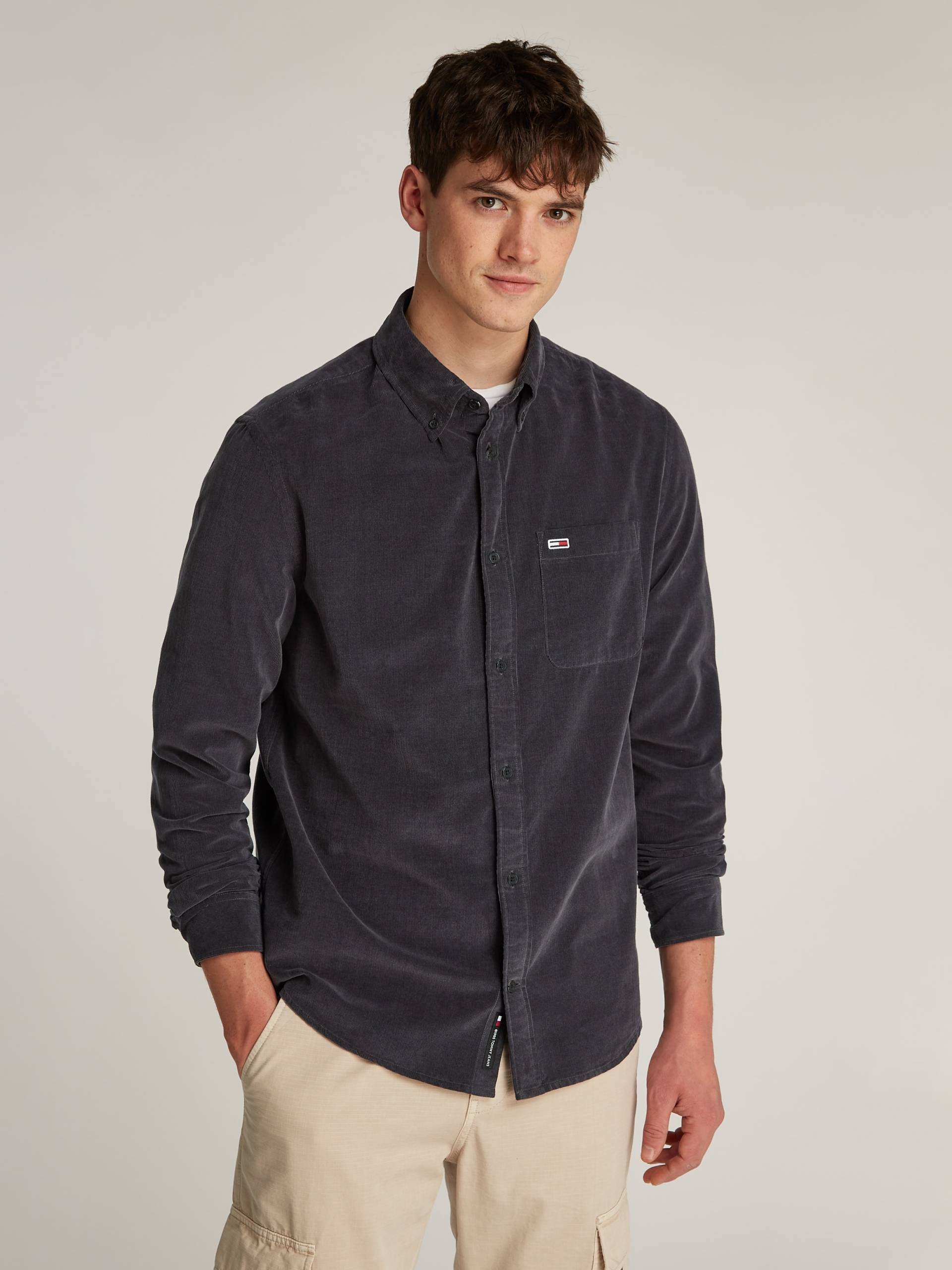 Tommy Jeans Hemdjacke »TJM ENTRY CORD SHIRT EXT«, mit Brusttasche und Logostickerei von TOMMY JEANS