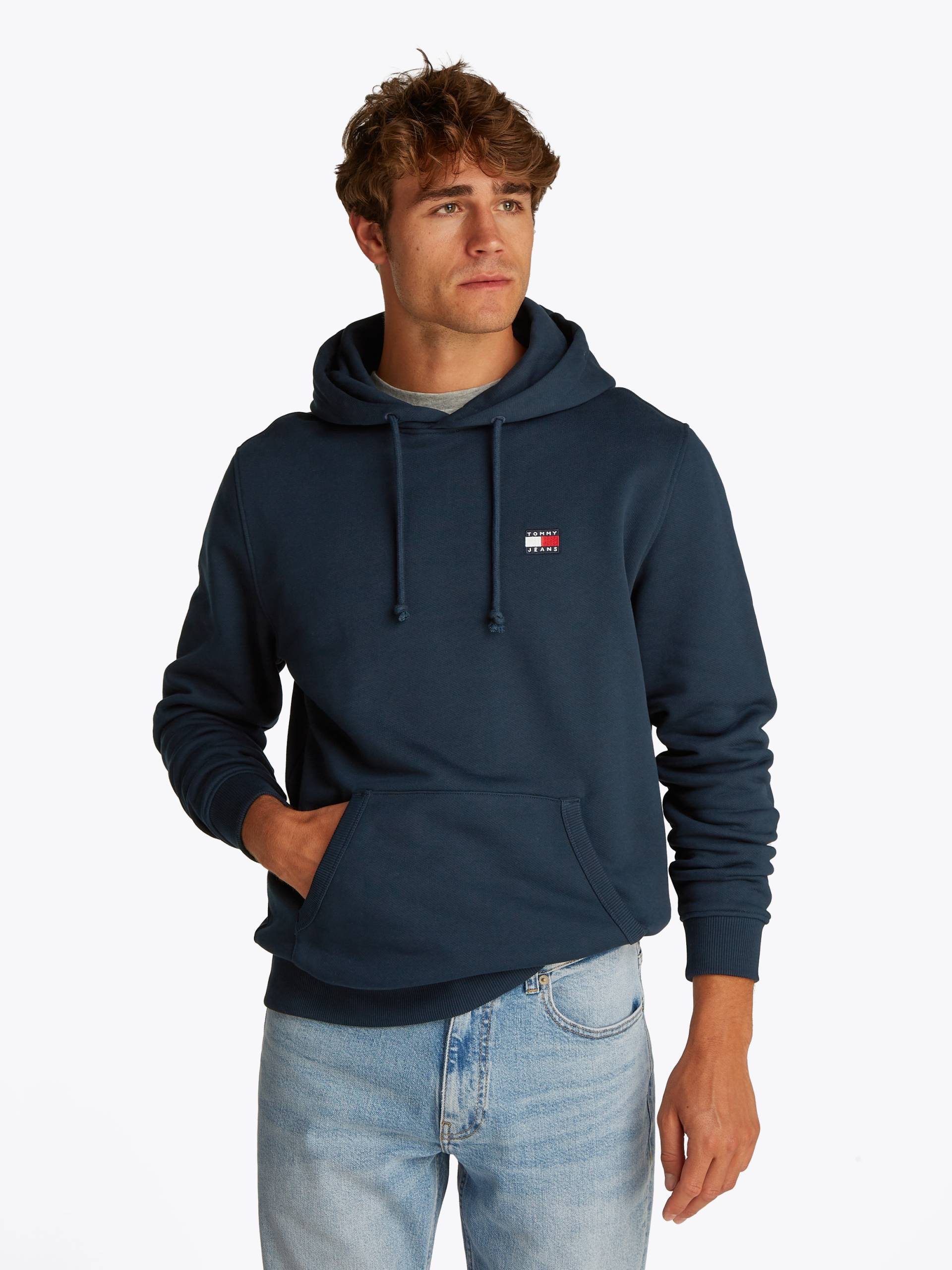 Tommy Jeans Hoodie »TJM REG BADGE HOODIE EXT«, Mit Rundhalsausschnitt von TOMMY JEANS