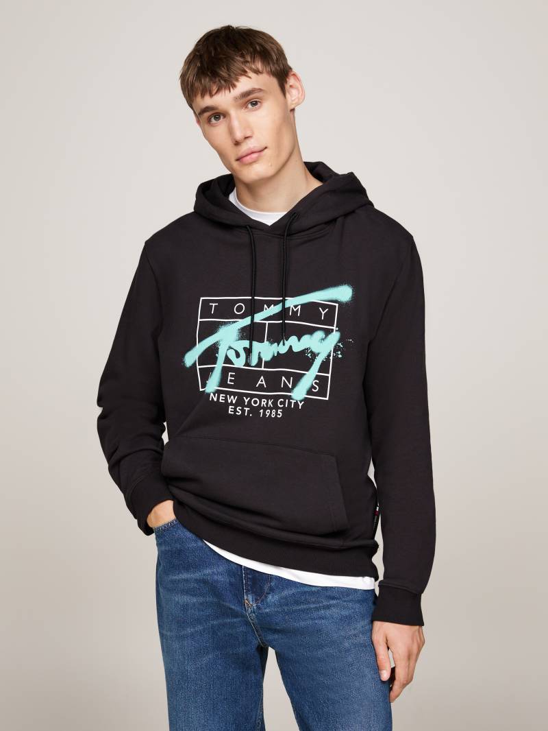 Tommy Jeans Hoodie »TJM REG SPRAY HOODIE«, Tommy Jeans-Graffiti-Signatur-Logo auf Brust von TOMMY JEANS