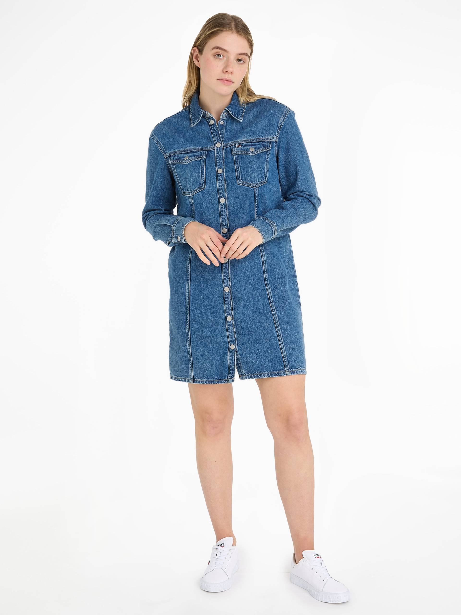 Tommy Jeans Jeanskleid »ALINE LS DRESS AH5032 EXT«, mit Logostickerei Tommy Jeans Jeanskleid »ALINE LS DRESS AH5032 EXT«, mit Logostickerei von TOMMY JEANS