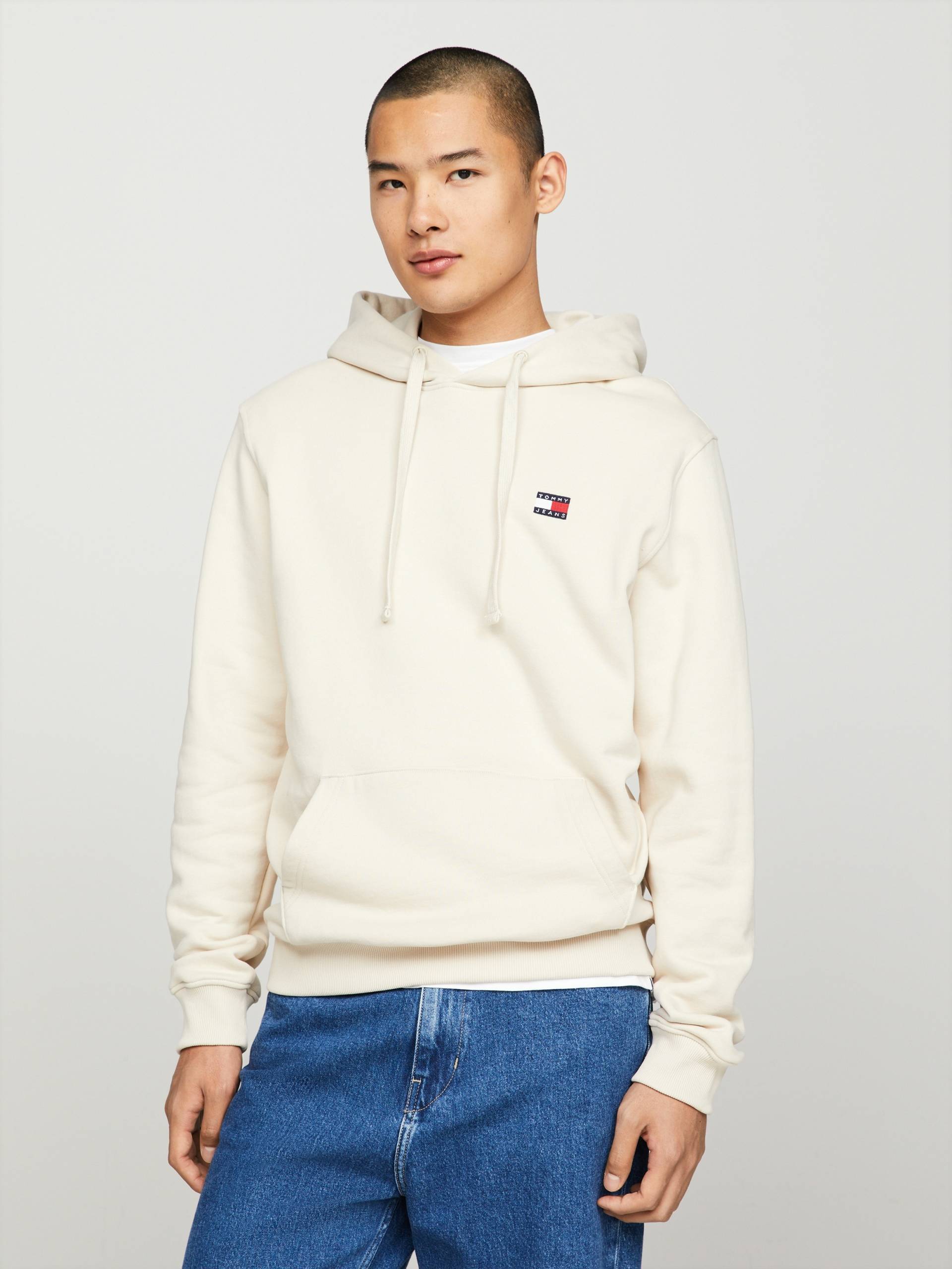 Tommy Jeans Kapuzensweatshirt »TJM REG BADGE HOODIE EXT«, mit Kordel von TOMMY JEANS