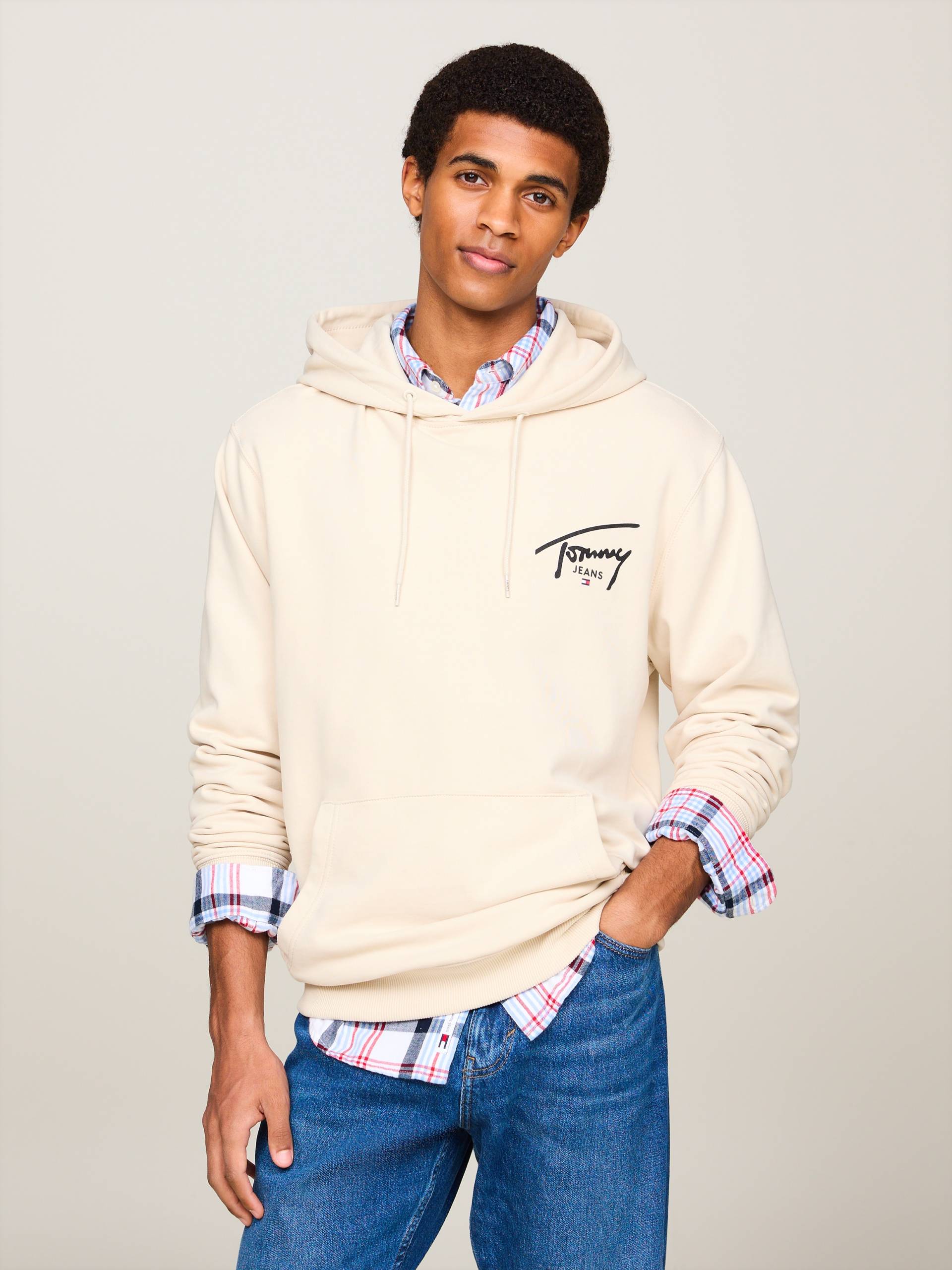 Tommy Jeans Kapuzensweatshirt »TJM REG ENTRY GRAPHIC HOODIE EXT«, mit Logoschriftzug von TOMMY JEANS