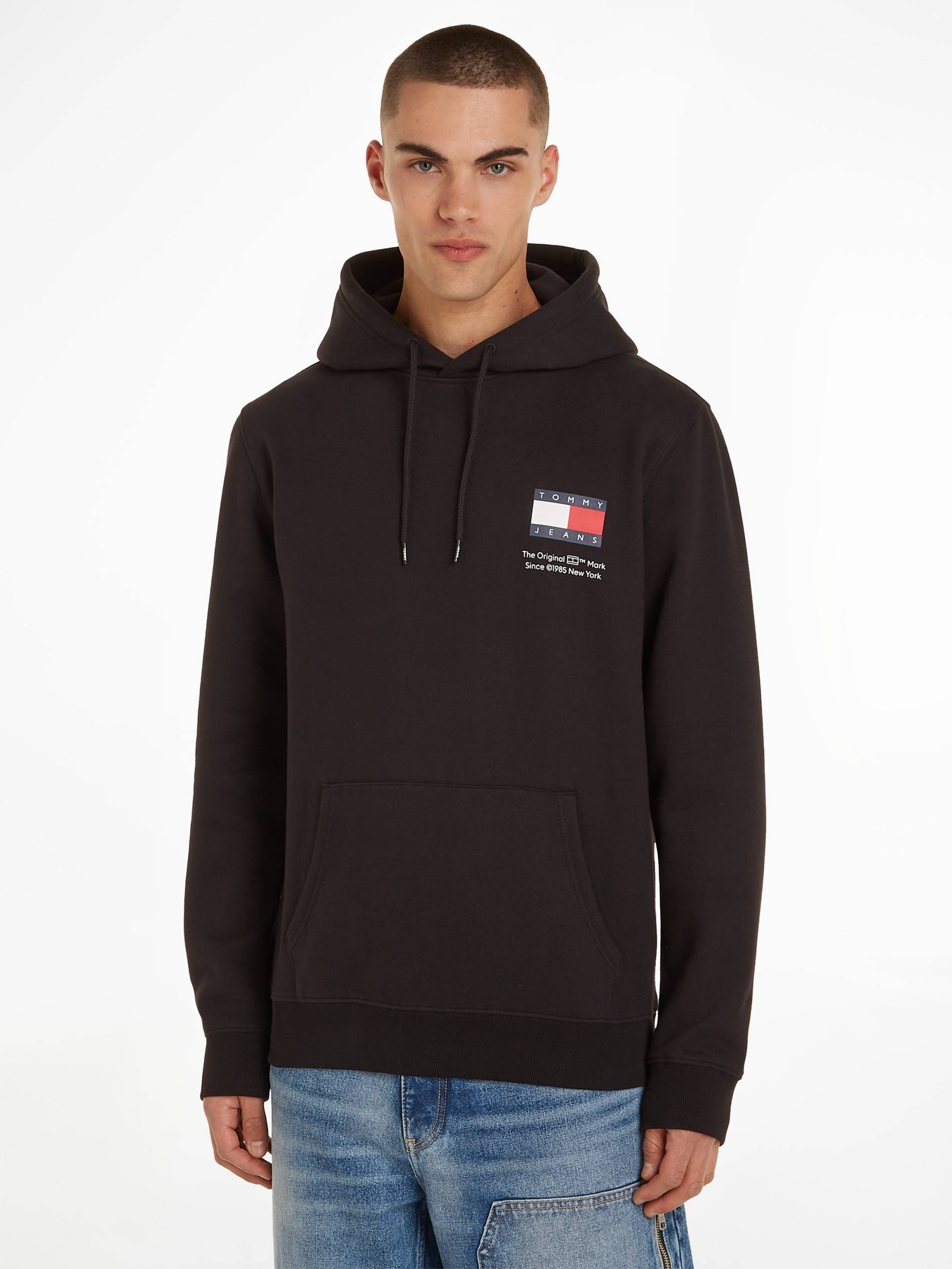 Tommy Jeans Kapuzensweatshirt »TJM REG ESSENTIAL FLAG HOOD EXT«, mit Kängurutasche von TOMMY JEANS