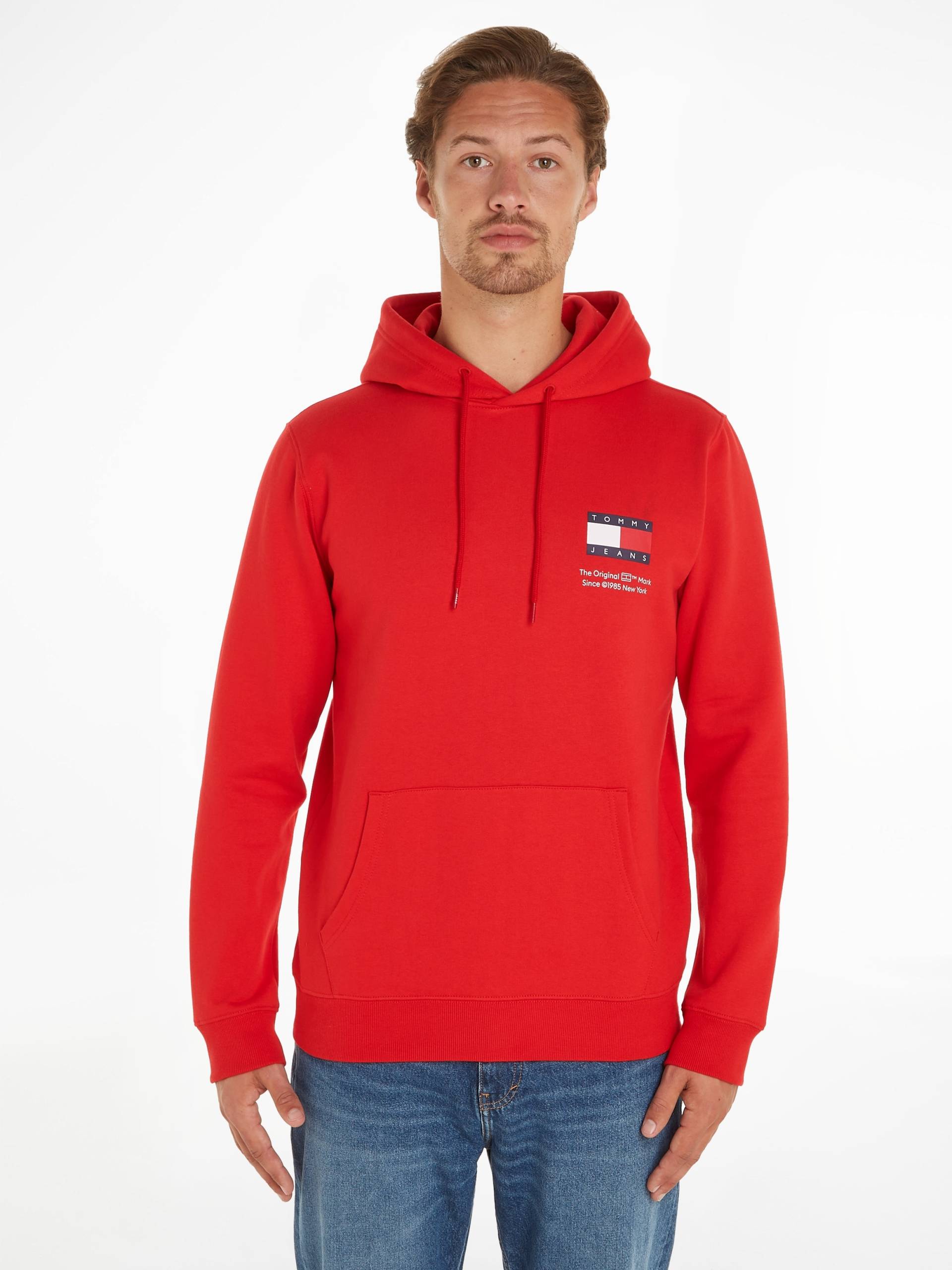 Tommy Jeans Kapuzensweatshirt »TJM REG ESSENTIAL FLAG HOOD EXT«, mit Kängurutasche von TOMMY JEANS