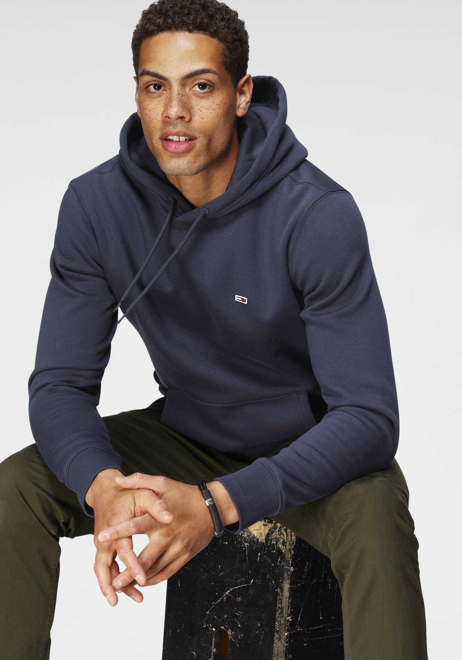 Tommy Jeans Kapuzensweatshirt »TJM REGULAR FLEECE HOODIE«, mit wärmend weicher Innenseite von TOMMY JEANS