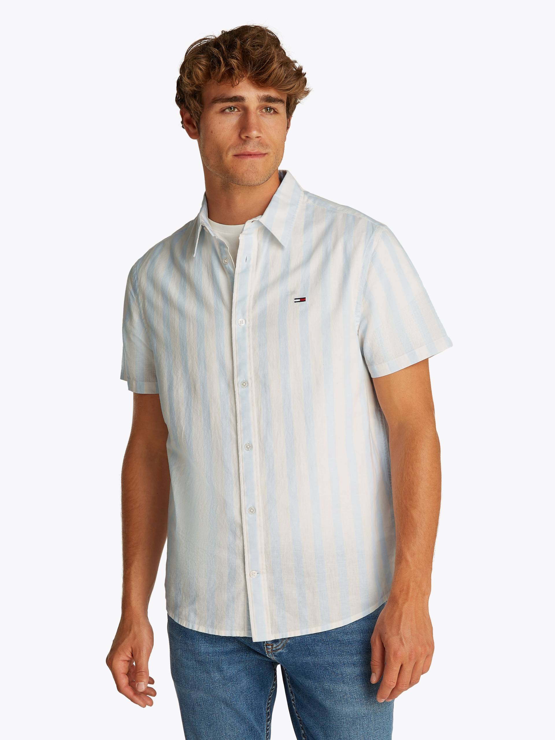 Tommy Jeans Kurzarmhemd »TJM REG LINEN BLEND STP SS SHIRT«, Mit Rundhalsausschnitt Tommy Jeans Kurzarmhemd »TJM REG LINEN BLEND STP SS SHIRT«, Mit Rundhalsausschnitt von TOMMY JEANS