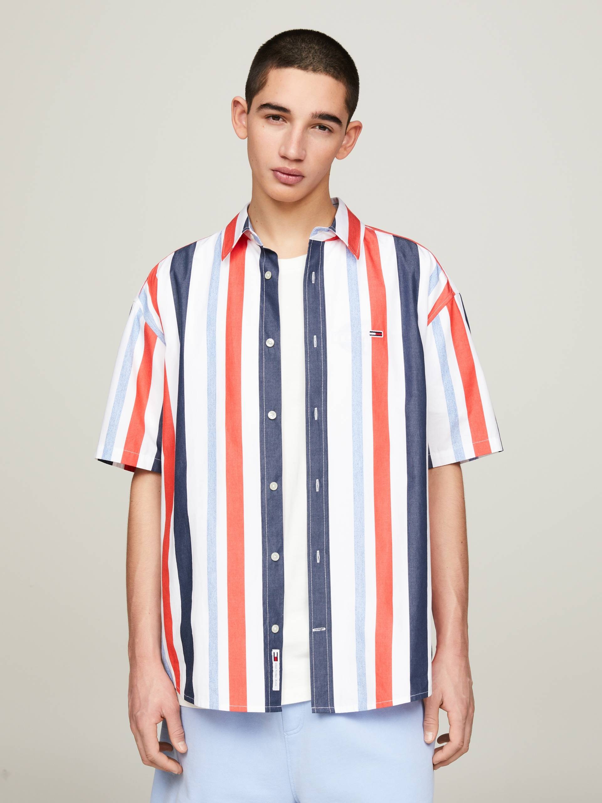 Tommy Jeans Kurzarmhemd »TJM RLX STRIPES SHIRT«, mit mehrfarbigen Streifen Tommy Jeans Kurzarmhemd »TJM RLX STRIPES SHIRT«, mit mehrfarbigen Streifen von TOMMY JEANS