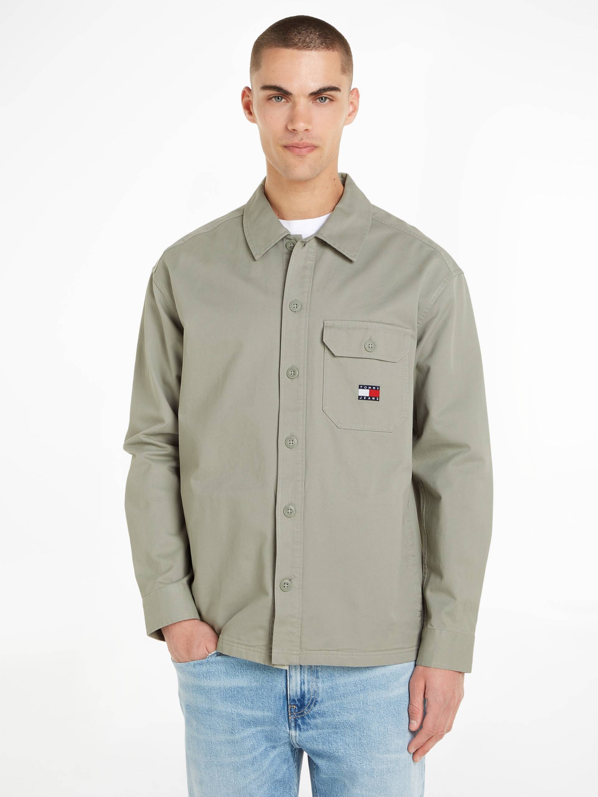 Tommy Jeans Langarmhemd »TJM ESSENTIAL SOLID OVERSHIRT«, mit knöpfbarer Brusttasche von TOMMY JEANS