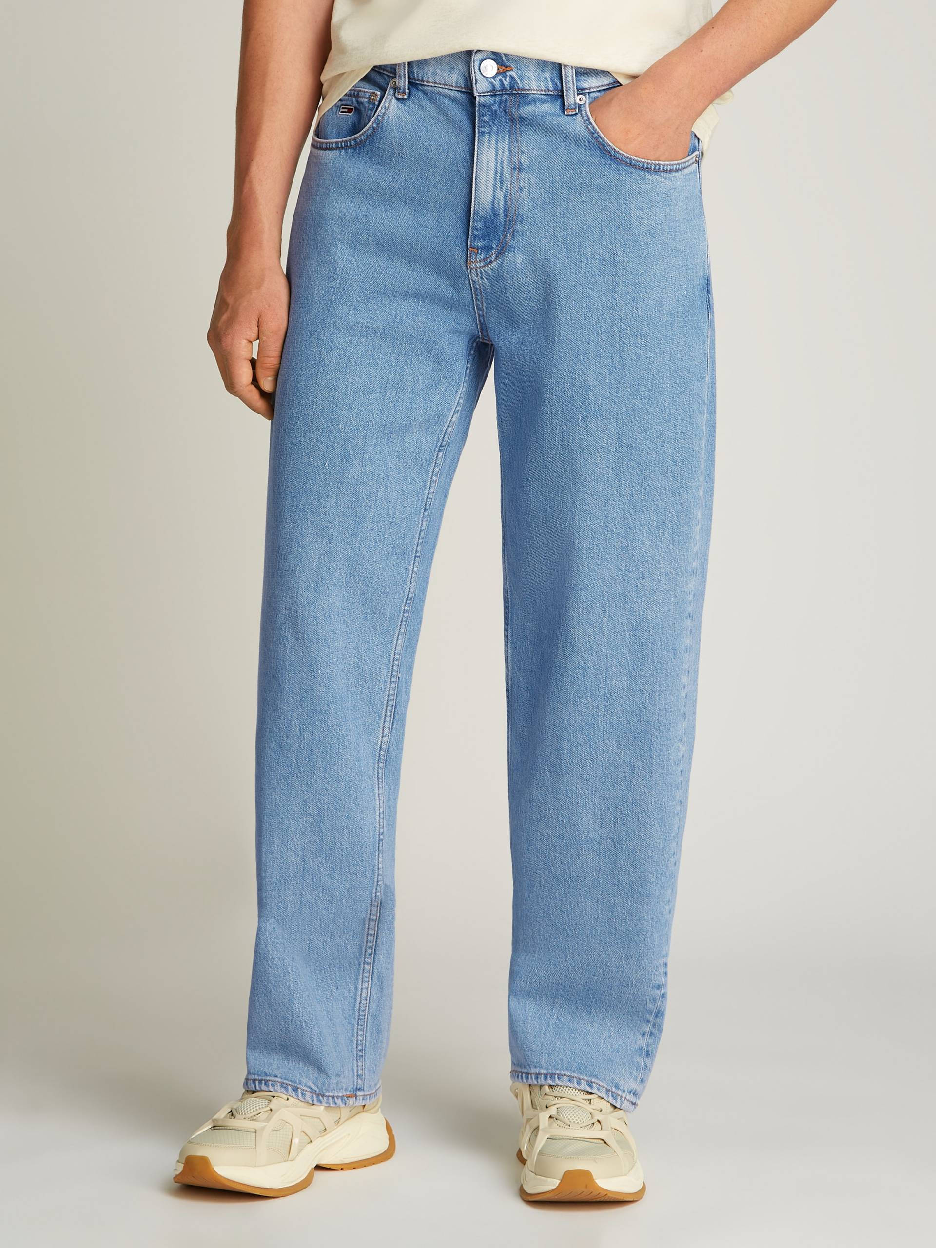 Tommy Jeans Loose-fit-Jeans »Jamie Loose Straight«, in blauer Waschung Tommy Jeans Loose-fit-Jeans »Jamie Loose Straight«, in blauer Waschung von TOMMY JEANS