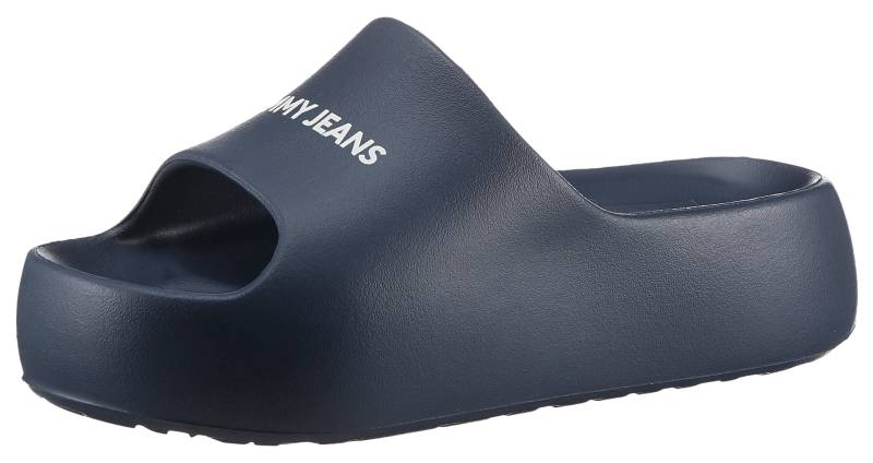 Tommy Jeans Pantolette »TJW CHUNKY FLATFORM SLIDE«, Plateau, Sommerschuh, Schlappen mit kontrastfarbenem Logoschriftzug von TOMMY JEANS