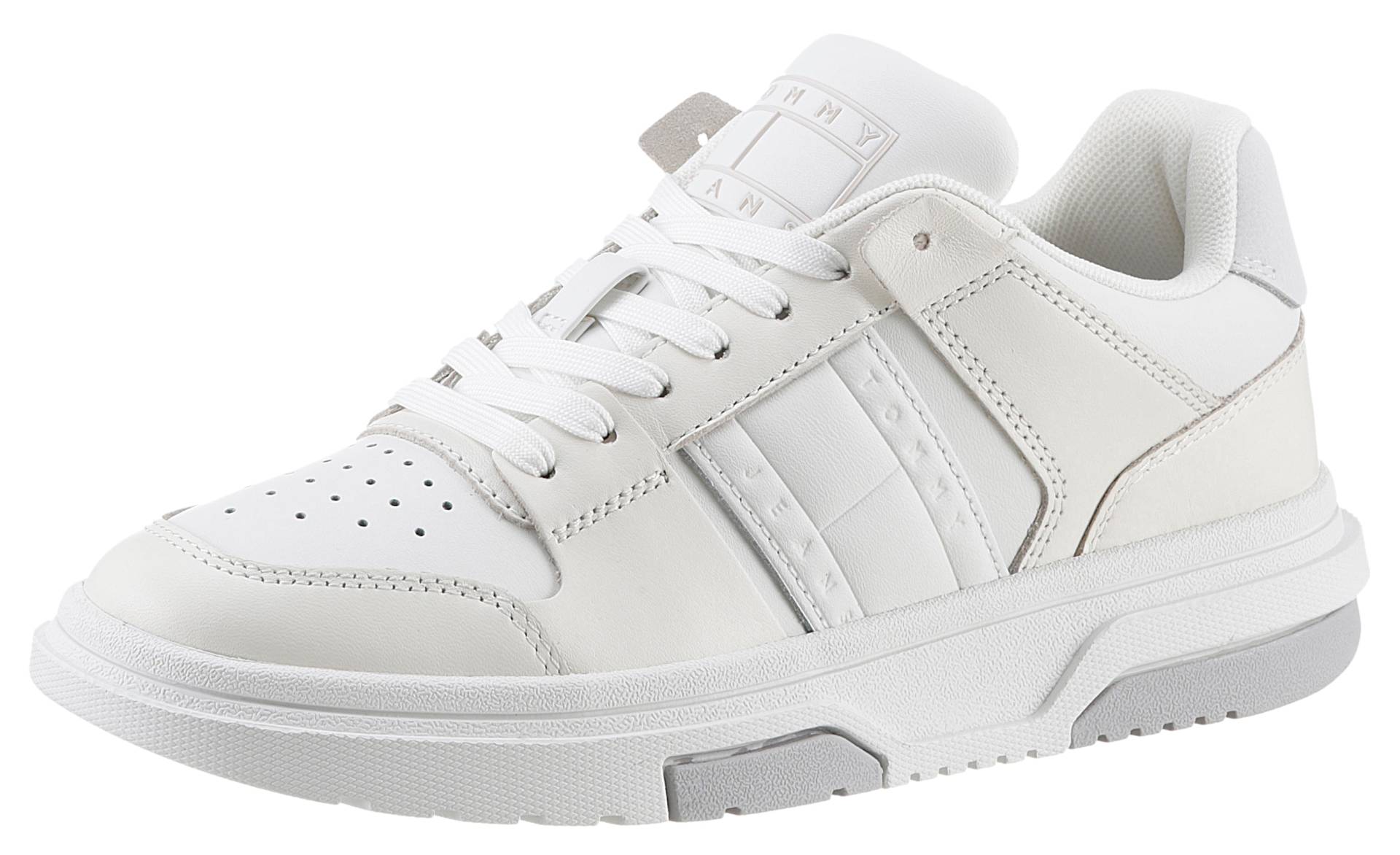 Tommy Jeans Plateausneaker »TJW BASKET SNEAKER FOOTLOCKER«, in nachhaltiger Verarbeitung, Freizeitschuh, Halbschuh, Schnürschuh von TOMMY JEANS