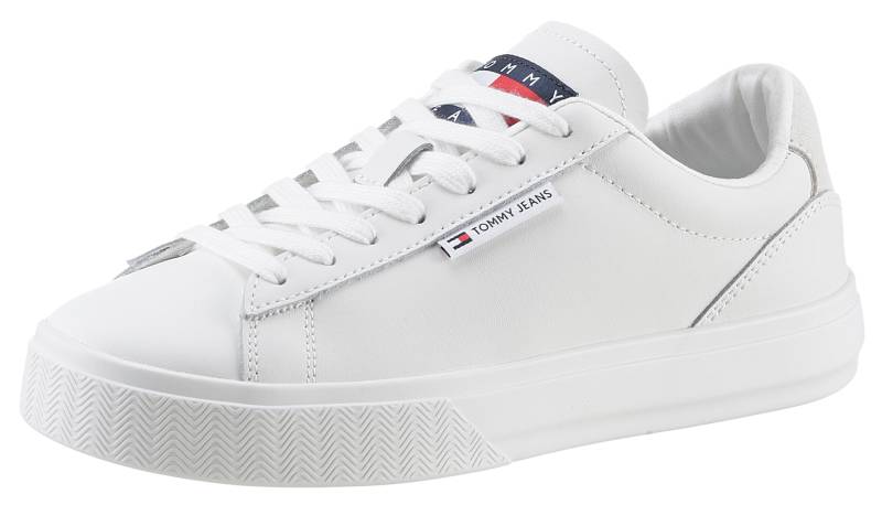 Tommy Jeans Plateausneaker »TJW CUPSOLE SNEAKER ESS«, mit Logoaufnäher an der Zunge, Freizeitschuh, Halbschuh, Schnürschuh von TOMMY JEANS