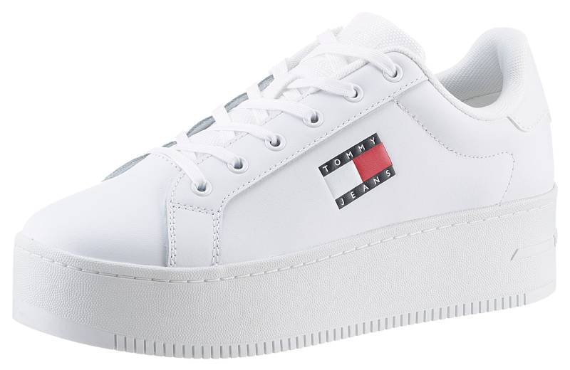 Tommy Jeans Plateausneaker »TJW FLATFORM ESS«, Freizeitschuh, Halbschuh, Schnürschuh mit gepolstertem Schaftrand von TOMMY JEANS