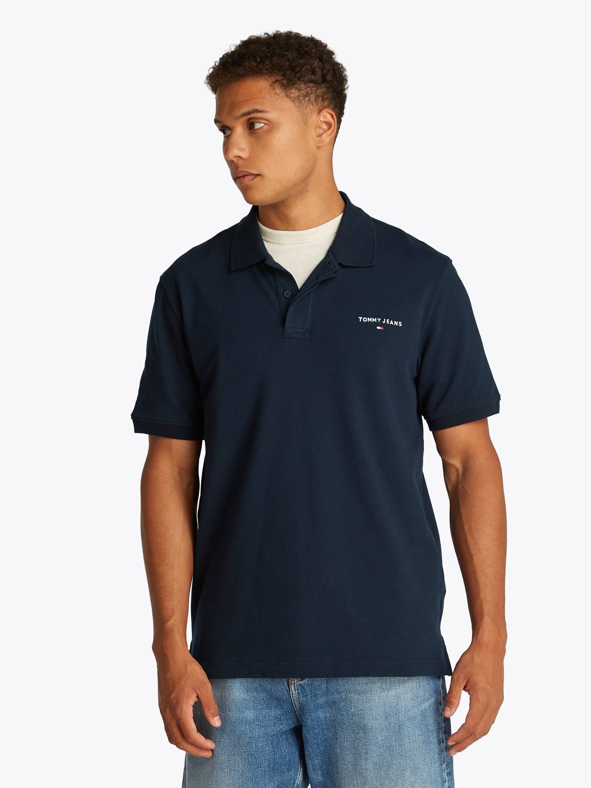 Tommy Jeans Poloshirt »TJM REG LINEAR POLO EXT«, Mit Rundhalsausschnitt Tommy Jeans Poloshirt »TJM REG LINEAR POLO EXT«, Mit Rundhalsausschnitt von TOMMY JEANS