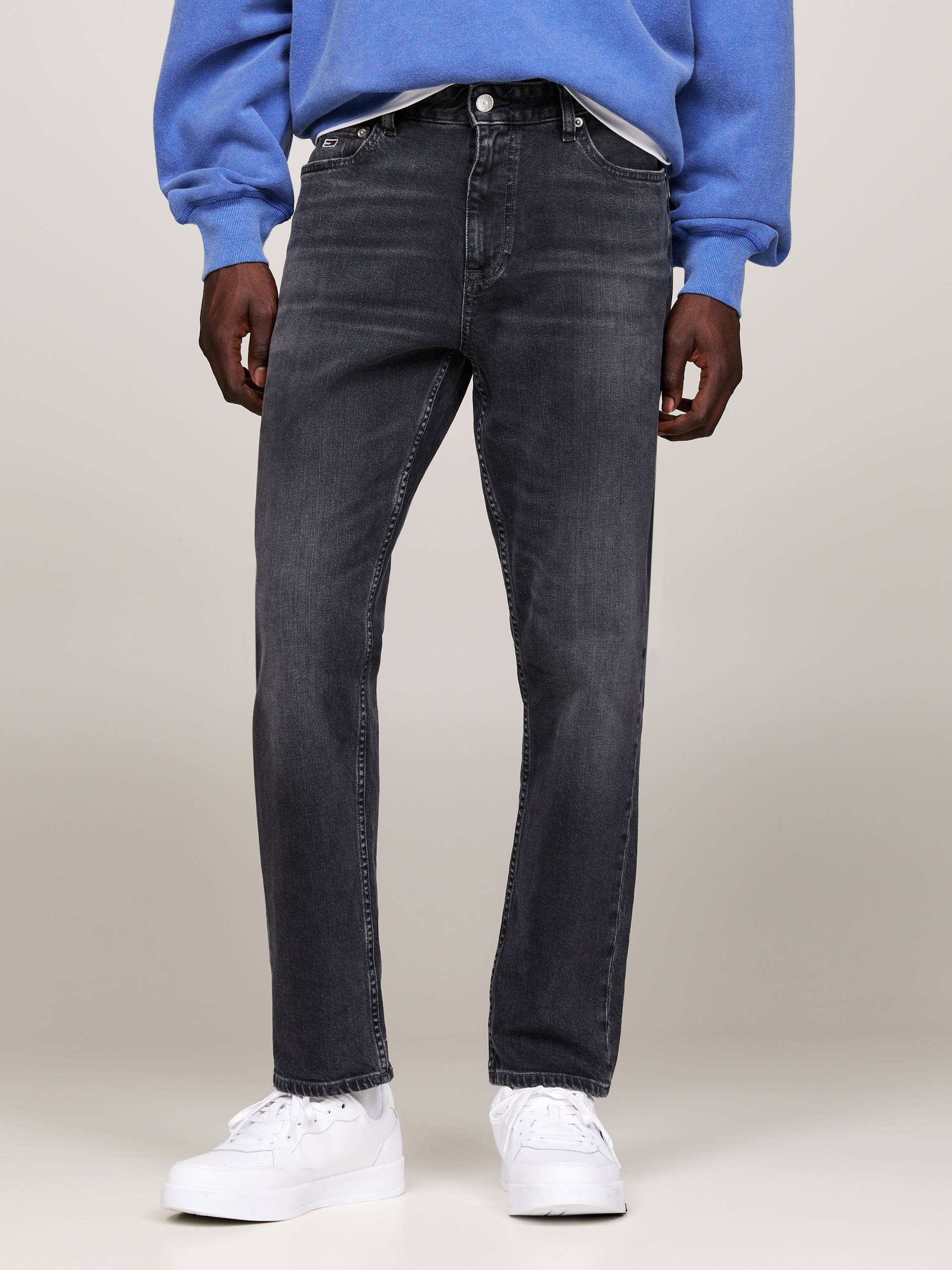 Tommy Jeans Regular-fit-Jeans »DAD JEAN RGLR TPRD«, mit Logoprägung von TOMMY JEANS