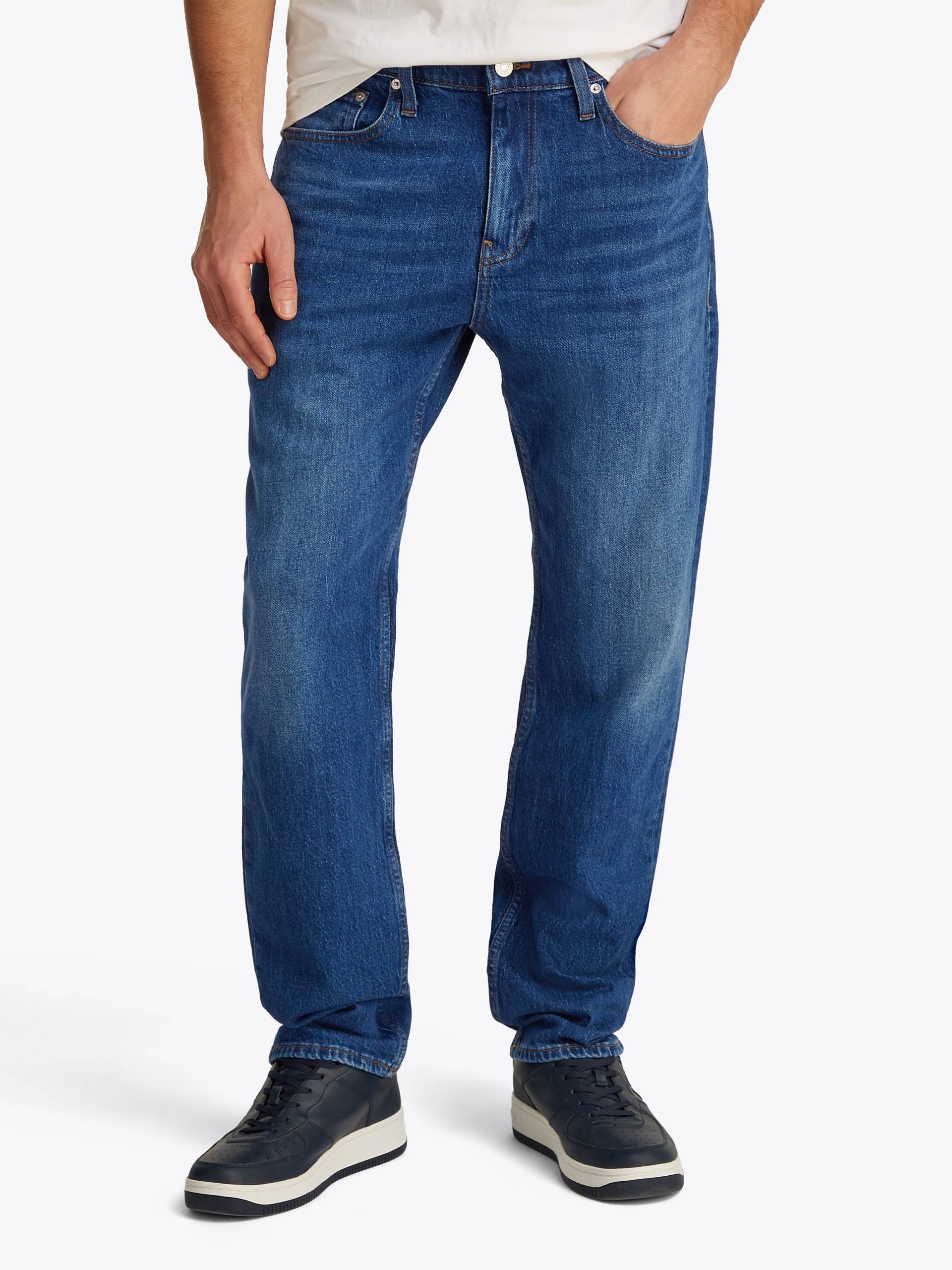 Tommy Jeans Regular-fit-Jeans »RYAN RGLR STRGHT«, mit Logoprägung Tommy Jeans Regular-fit-Jeans »RYAN RGLR STRGHT«, mit Logoprägung von TOMMY JEANS