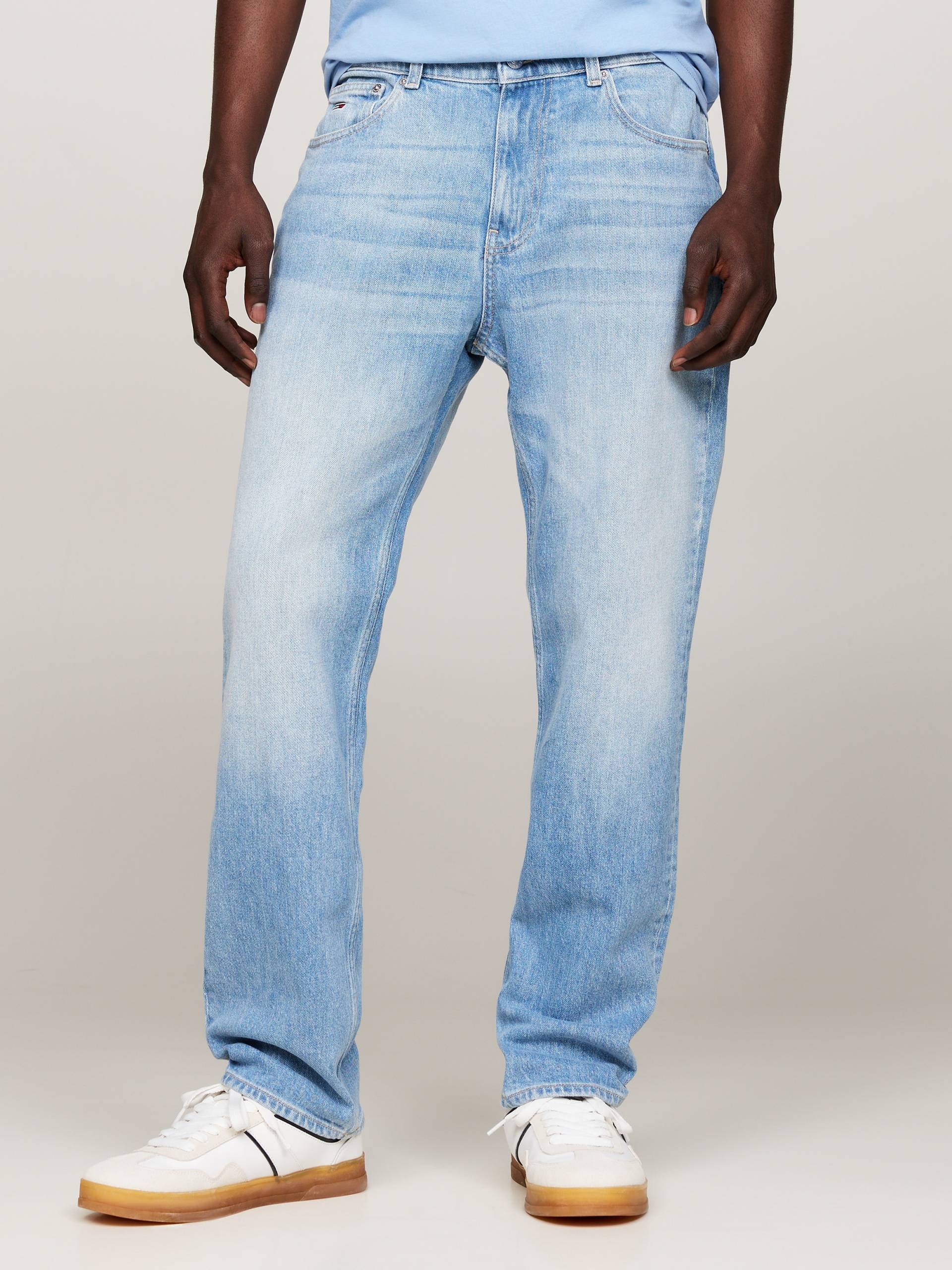 Tommy Jeans Regular-fit-Jeans »RYAN RGLR STRGHT«, mit Logoprägung von TOMMY JEANS