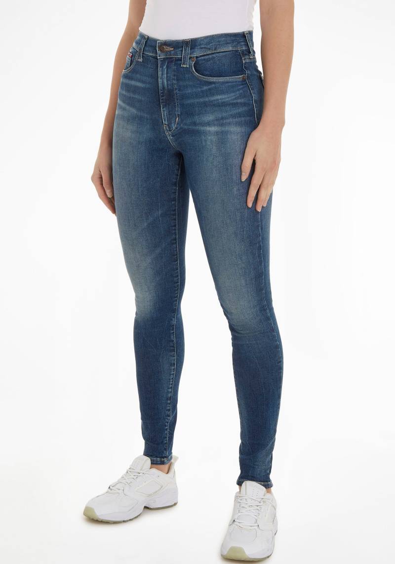 Tommy Jeans Skinny-fit-Jeans »Jeans SYLVIA HR SSKN CG4«, mit Logobadge und Labelflags von TOMMY JEANS