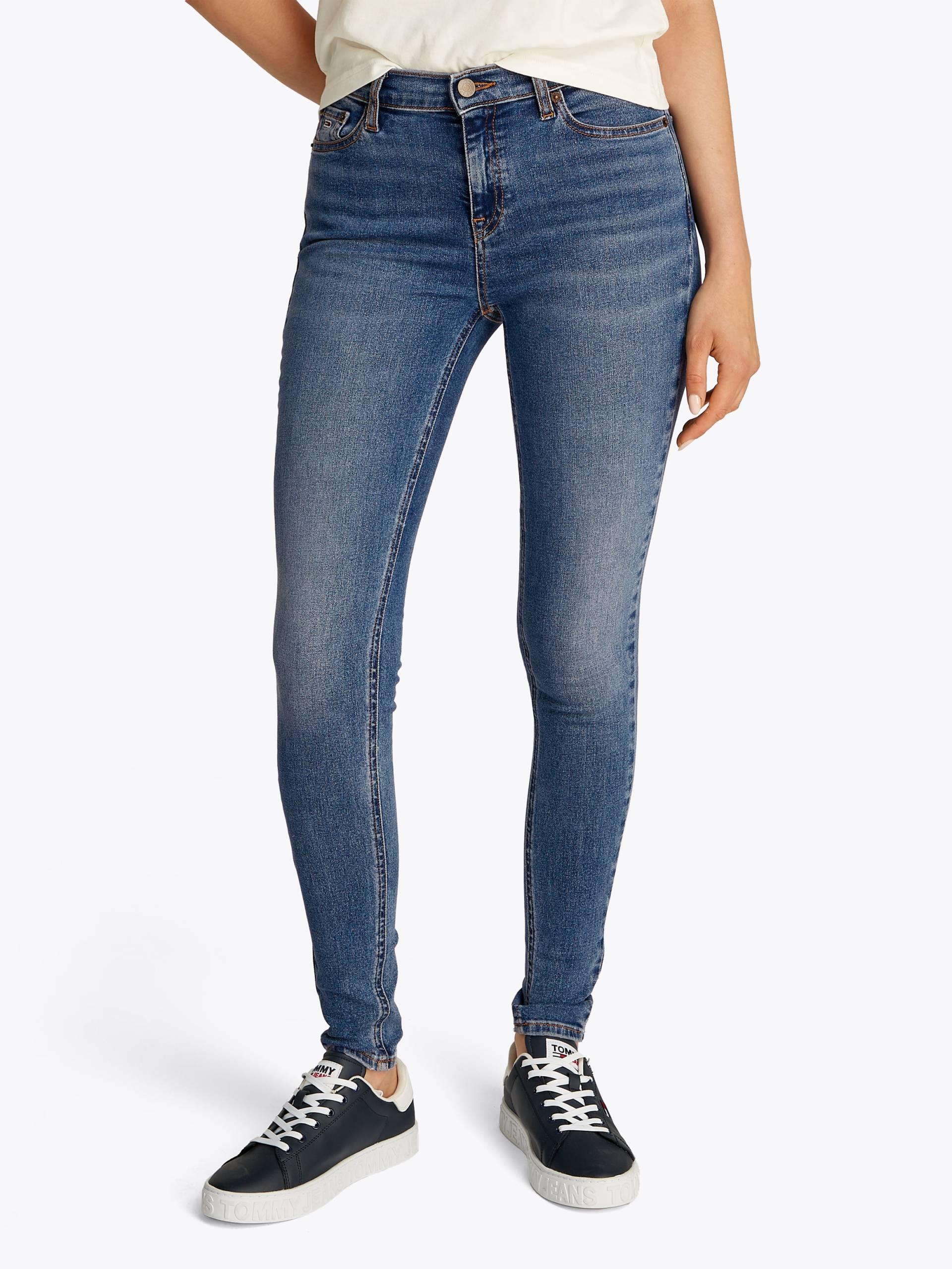 Tommy Jeans Skinny-fit-Jeans »Nora Mid Rise Skinny Fit«, mit Waschung, mit Logo-Badge von TOMMY JEANS