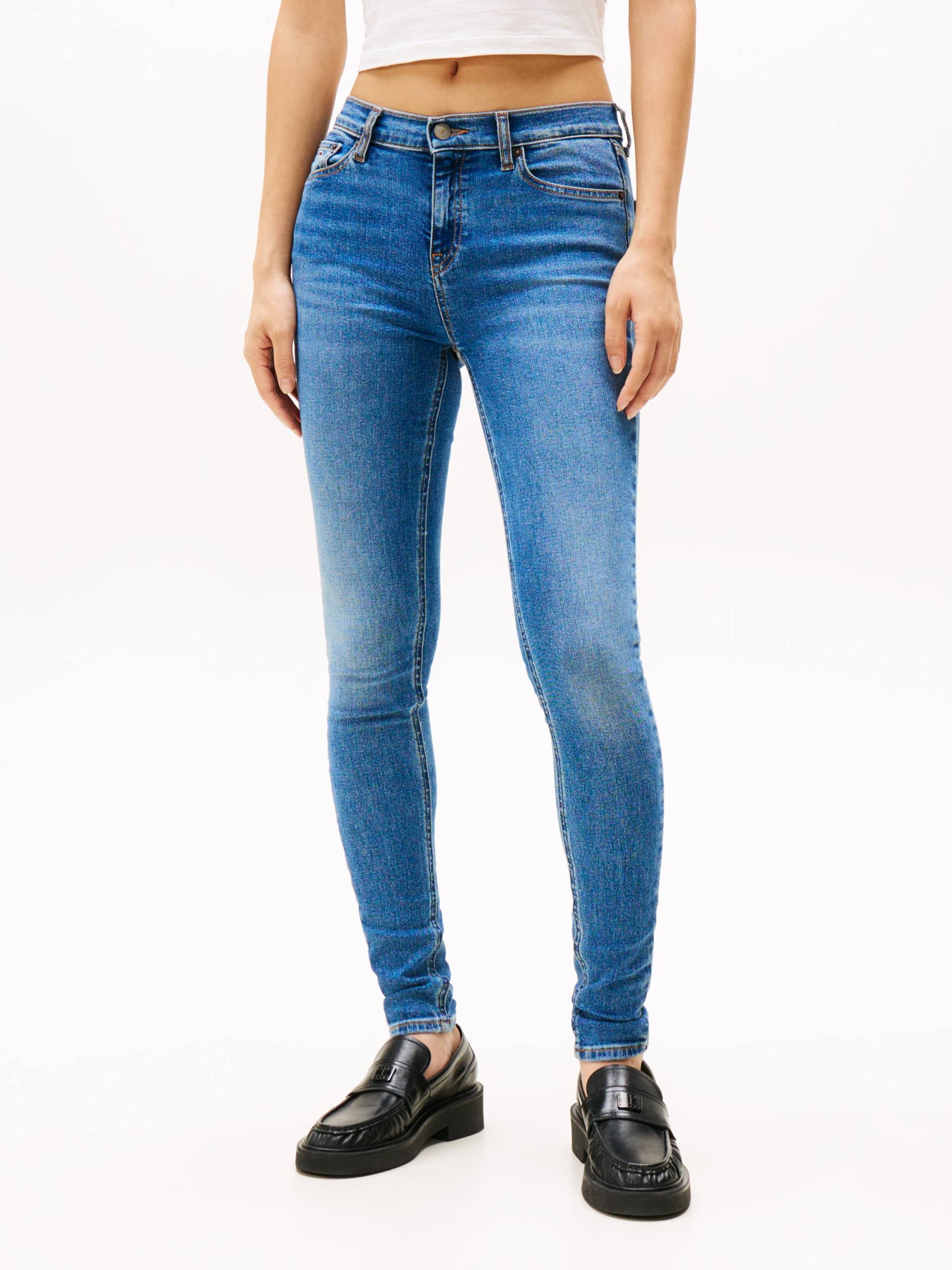 Tommy Jeans Skinny-fit-Jeans »Nora Mid Rise Skinny Fit«, mit Waschung, mit Logo-Badge Tommy Jeans Skinny-fit-Jeans »Nora Mid Rise Skinny Fit«, mit Waschung, mit Logo-Badge von TOMMY JEANS