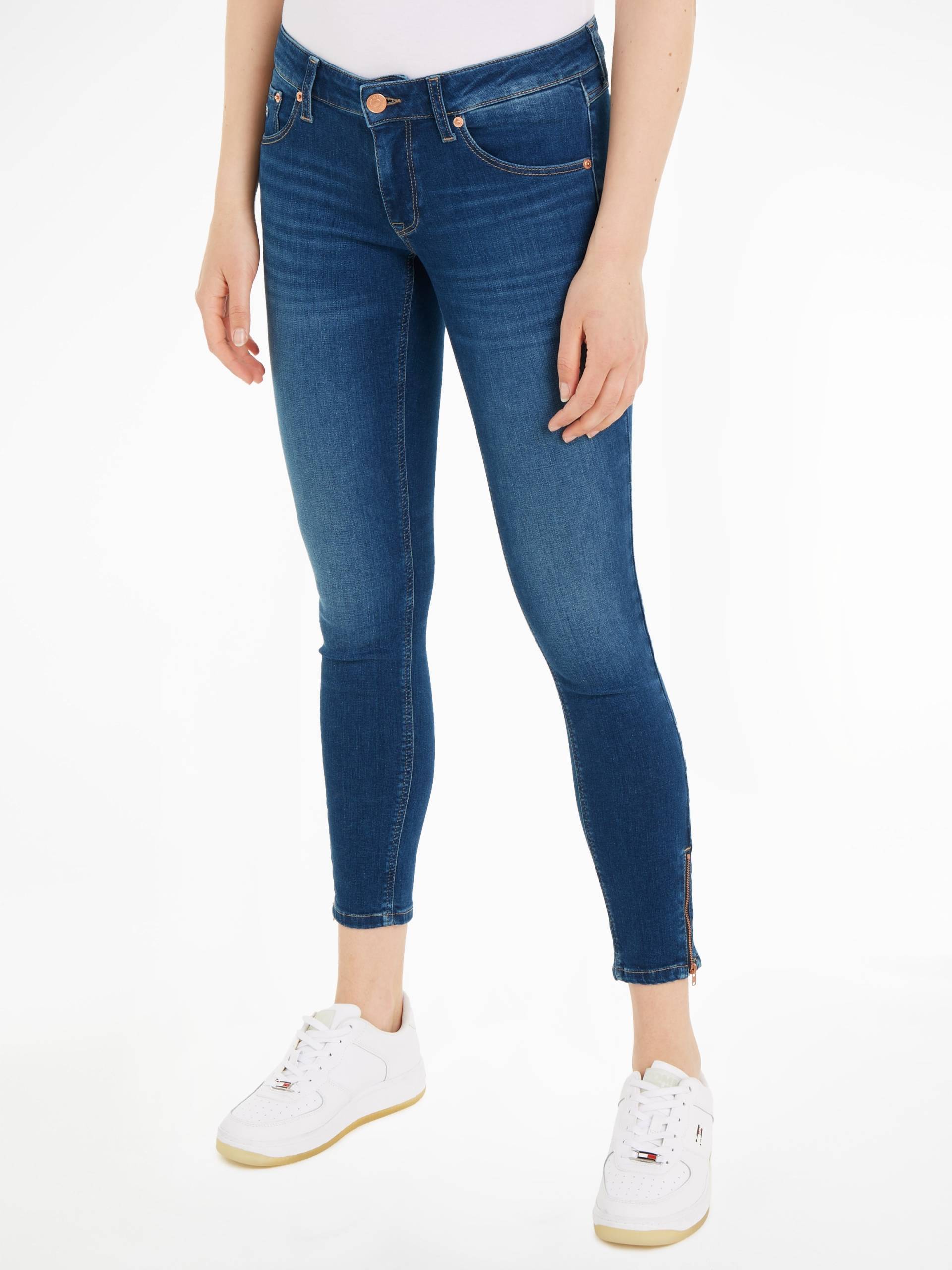 Tommy Jeans Skinny-fit-Jeans »SCARLETT LW SKN ANK ZIP AH1239«, mit Lederlogopatch von TOMMY JEANS