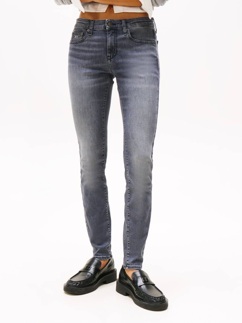 Tommy Jeans Skinny-fit-Jeans »Sophie Low Waist Skinny«, mit Logo-Badge, in Knöchellänge von TOMMY JEANS