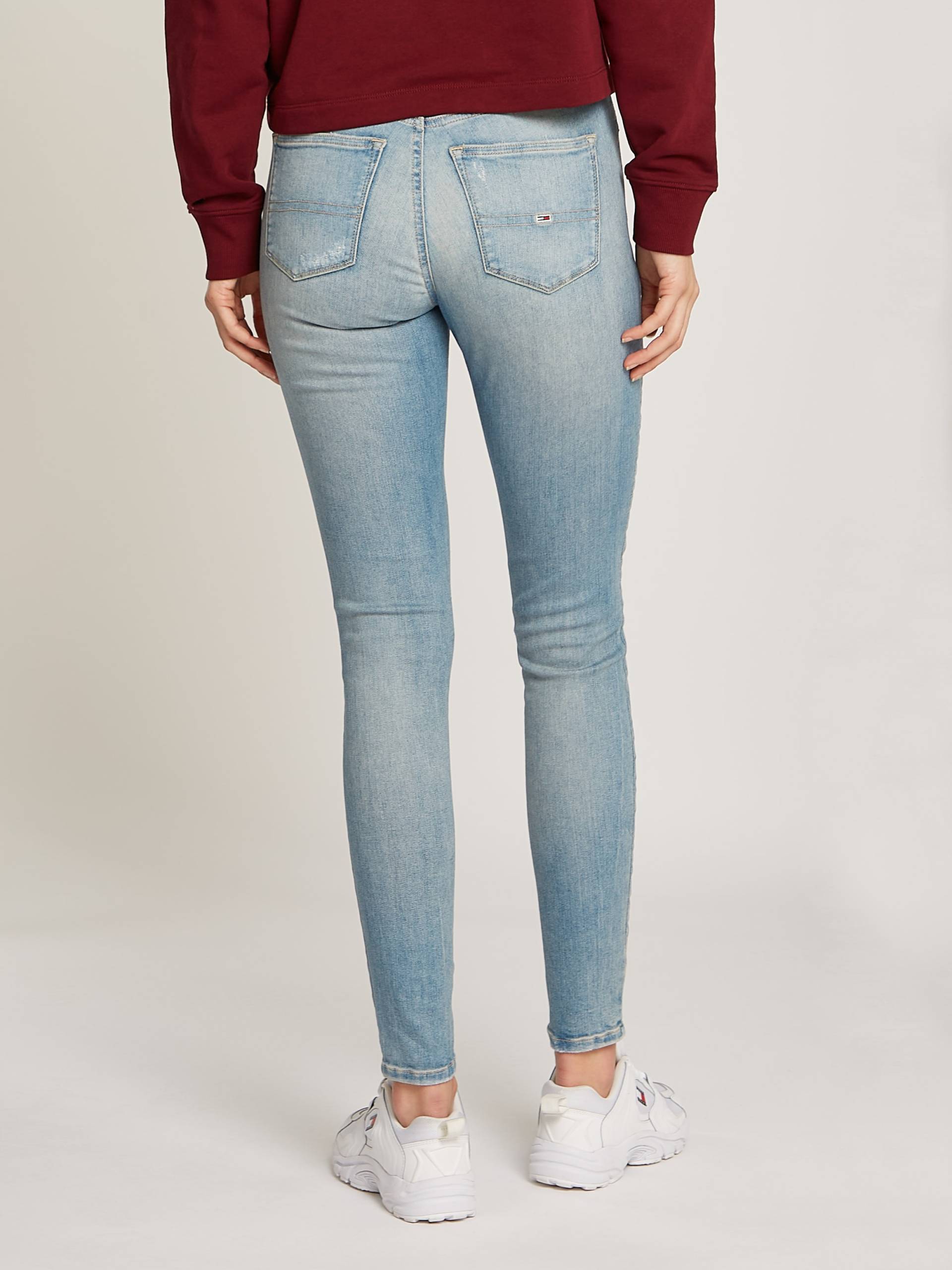 Tommy Jeans Skinny-fit-Jeans »Nora Mid Rise Skinny Fit«, mit Waschung, Logo-Badge von TOMMY JEANS