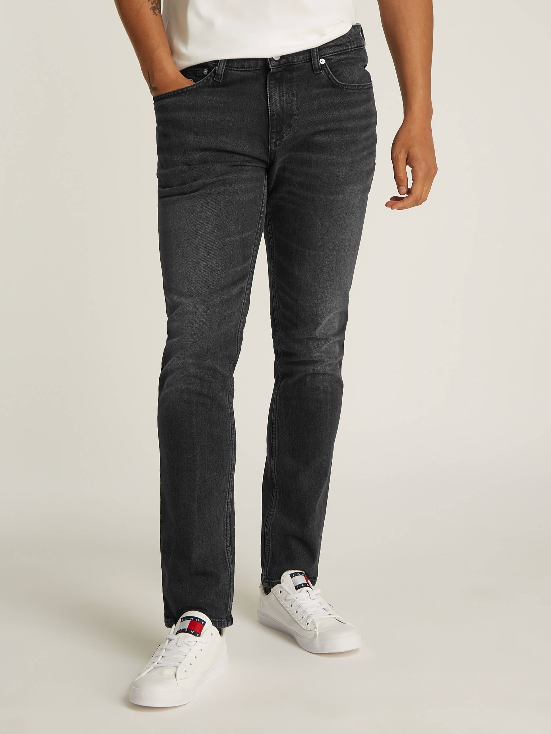 Tommy Jeans Slim-fit-Jeans »Scanton Slim Denim«, mit Logostickereien von TOMMY JEANS