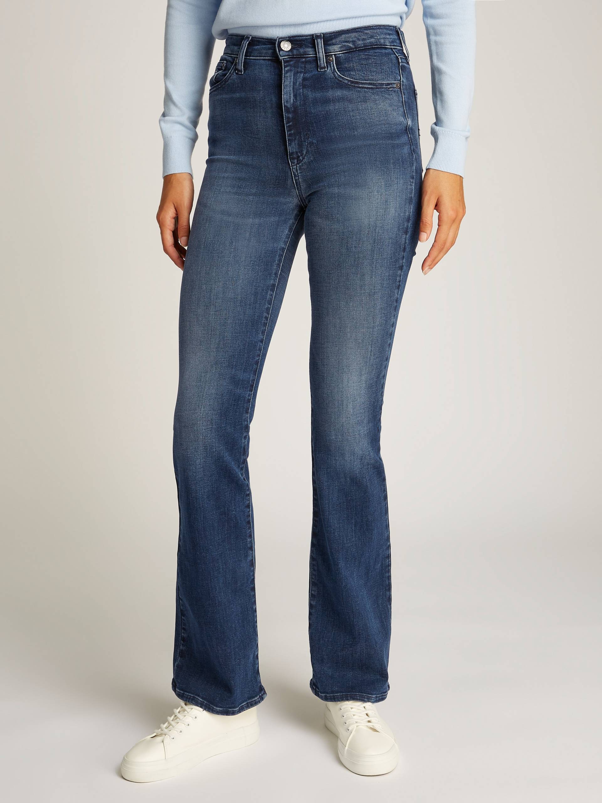 Tommy Jeans Slim-fit-Jeans »Sylvia High Rise Flare«, mit Logo-Badge von TOMMY JEANS