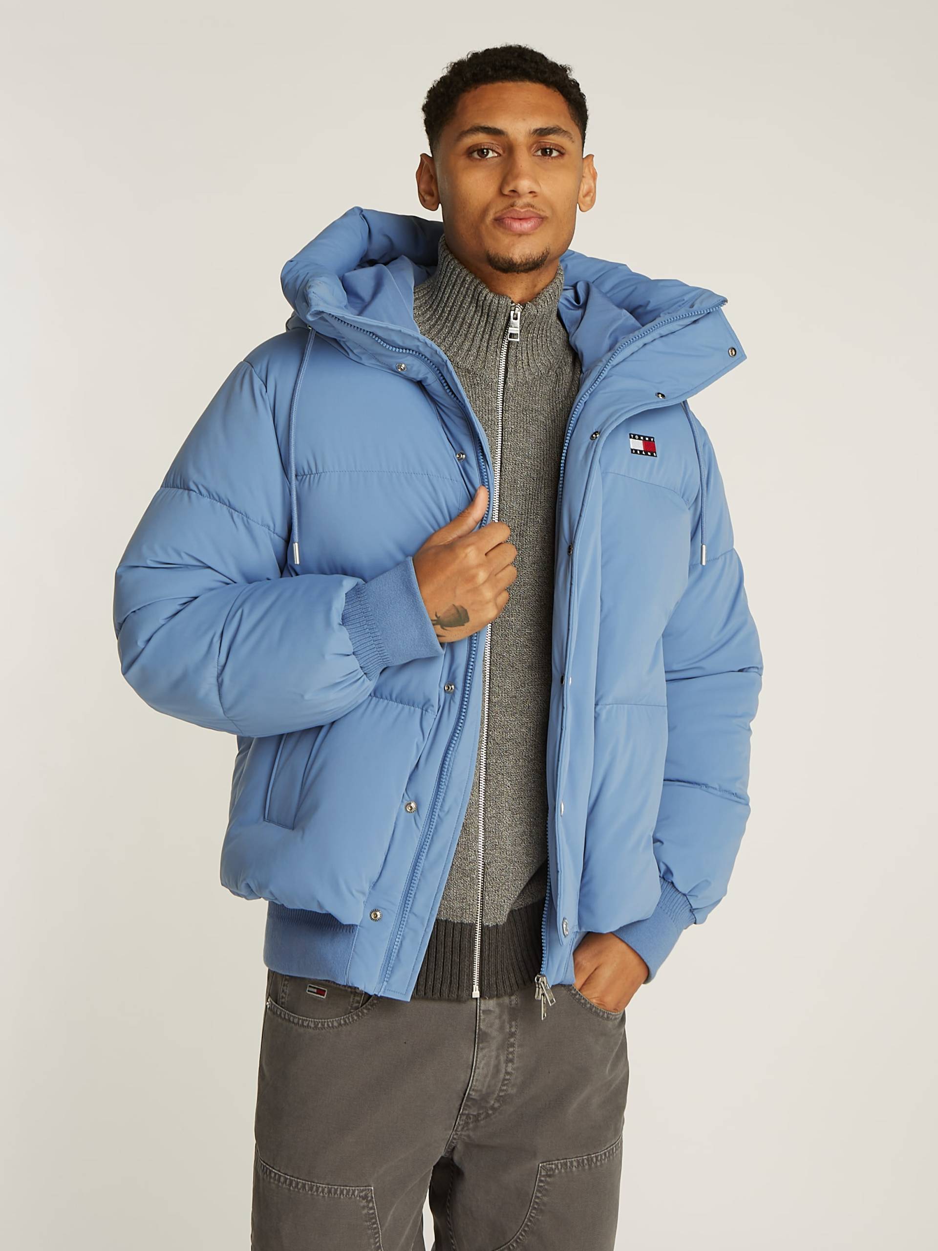 Tommy Jeans Steppjacke »TJM BRANDED PUFFER JACKET EXT«, mit Kapuze, mit Logostickerei von TOMMY JEANS