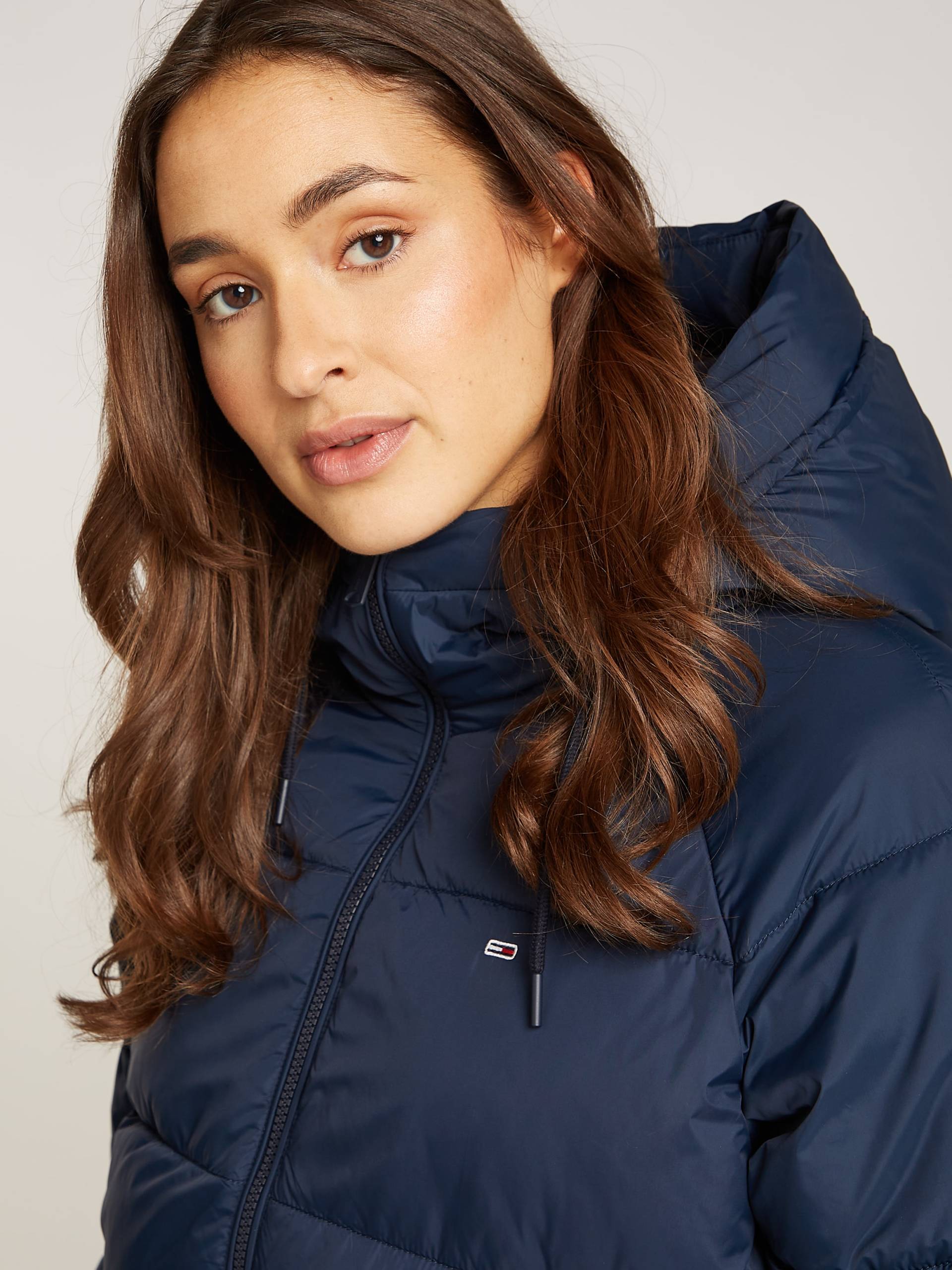 Tommy Jeans Steppjacke »TJW ASPEN PUFFER EXT«, mit Kapuze, mit Logostickerei von TOMMY JEANS