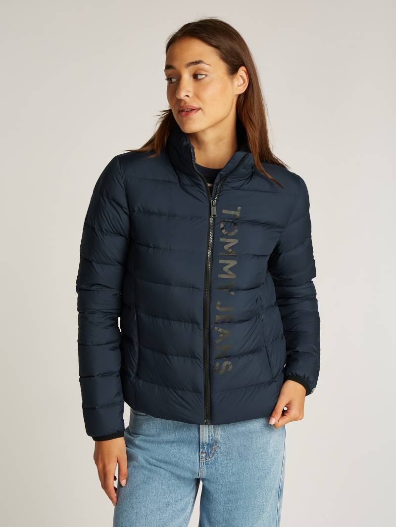 Tommy Jeans Steppjacke »TJW LT DOWN PRINTED PUFFER«, mit Logoschriftzug von TOMMY JEANS