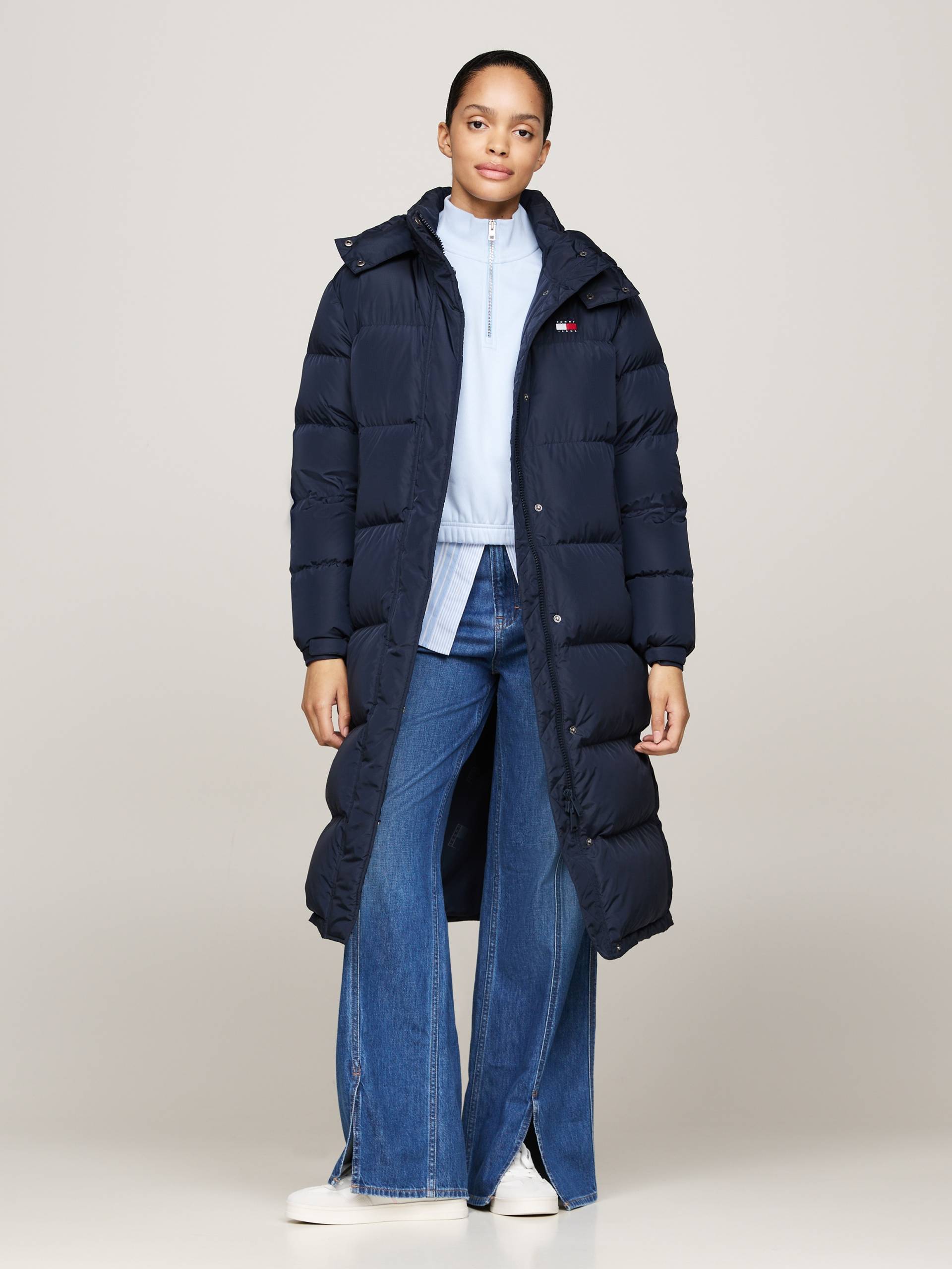 Tommy Jeans Steppmantel »TJW ALASKA LONG PUFFER EXT«, mit Logostickerei Tommy Jeans Steppmantel »TJW ALASKA LONG PUFFER EXT«, mit Logostickerei von TOMMY JEANS