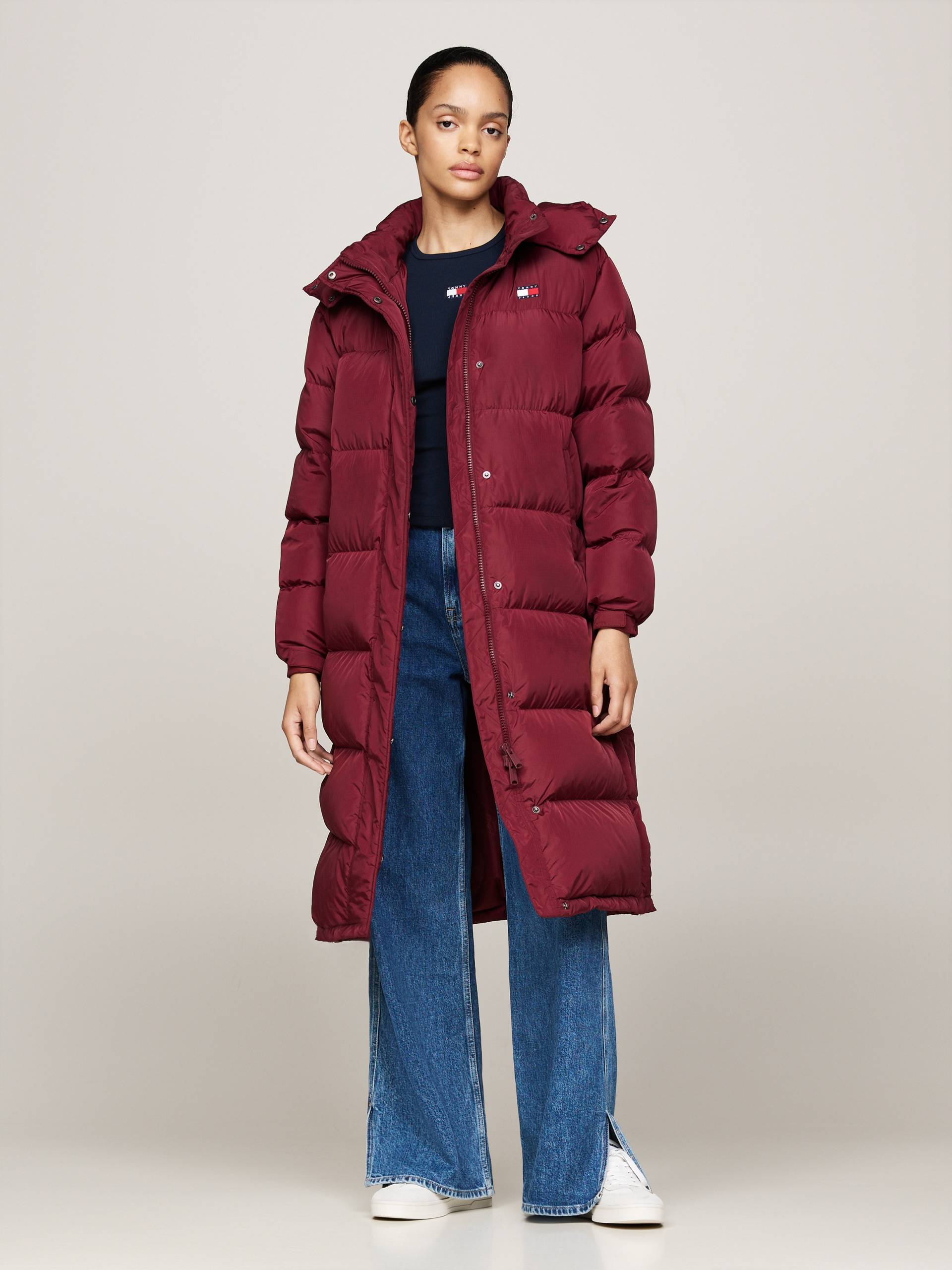 Tommy Jeans Steppmantel »TJW ALASKA LONG PUFFER EXT«, mit Logostickerei Tommy Jeans Steppmantel »TJW ALASKA LONG PUFFER EXT«, mit Logostickerei von TOMMY JEANS
