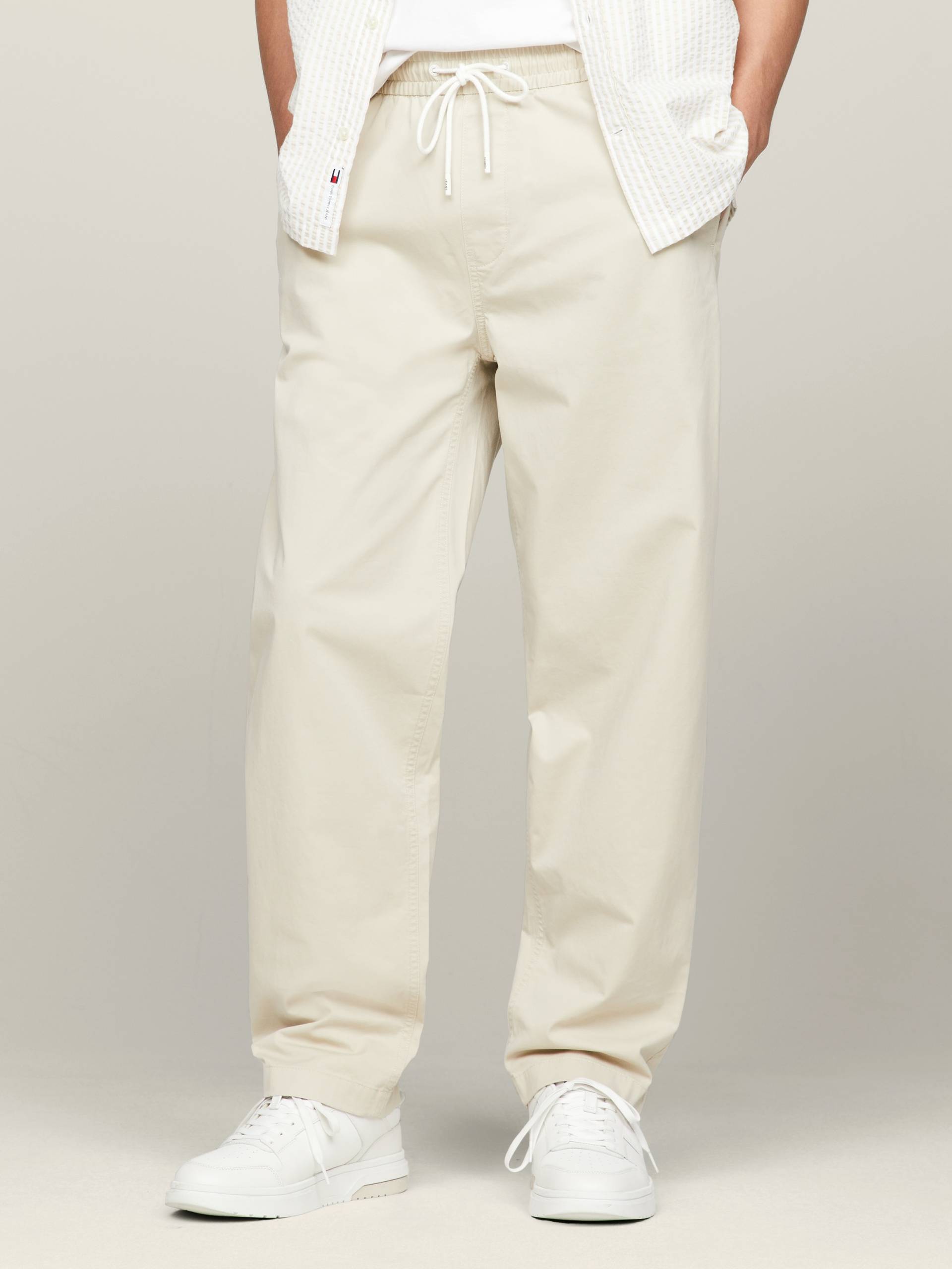 Tommy Jeans Stoffhose »TJM AIDEN TAPERED CASUAL PANT«, mit elastischem Bund von TOMMY JEANS