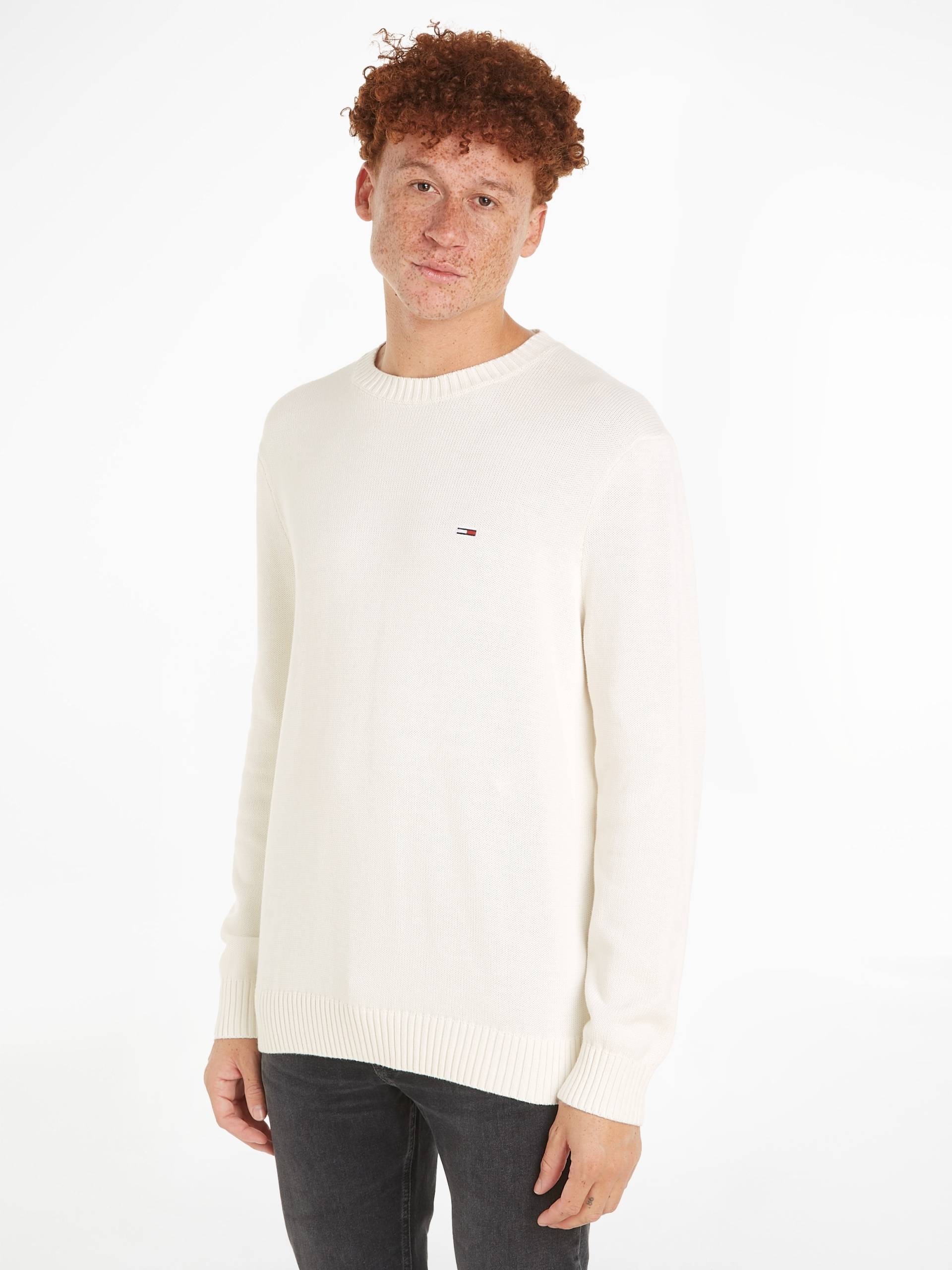 Tommy Jeans Strickpullover »TJM SLIM ESSNTLS C-NECK SWEATER«, mit Markenlogo auf der Brust von TOMMY JEANS