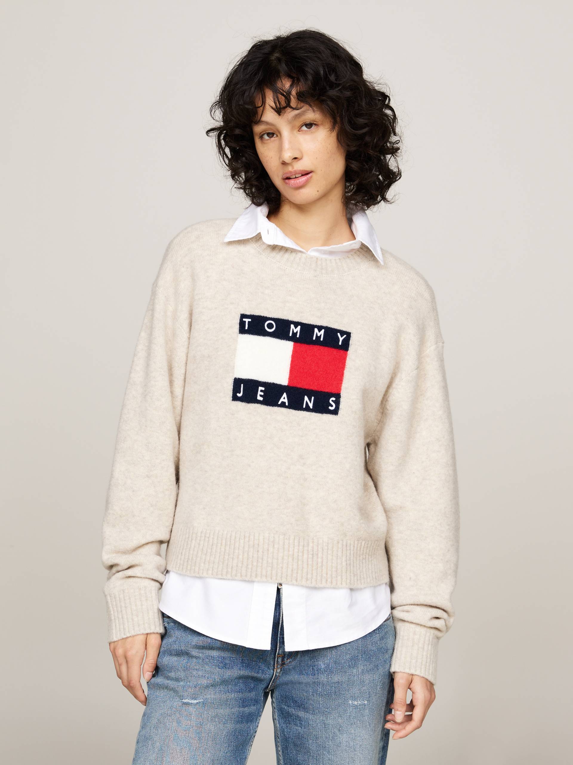 Tommy Jeans Strickpullover »TJW MELANGE FLAG SWEATER EXT«, in melierter Optik, mit Logo-Flag von TOMMY JEANS