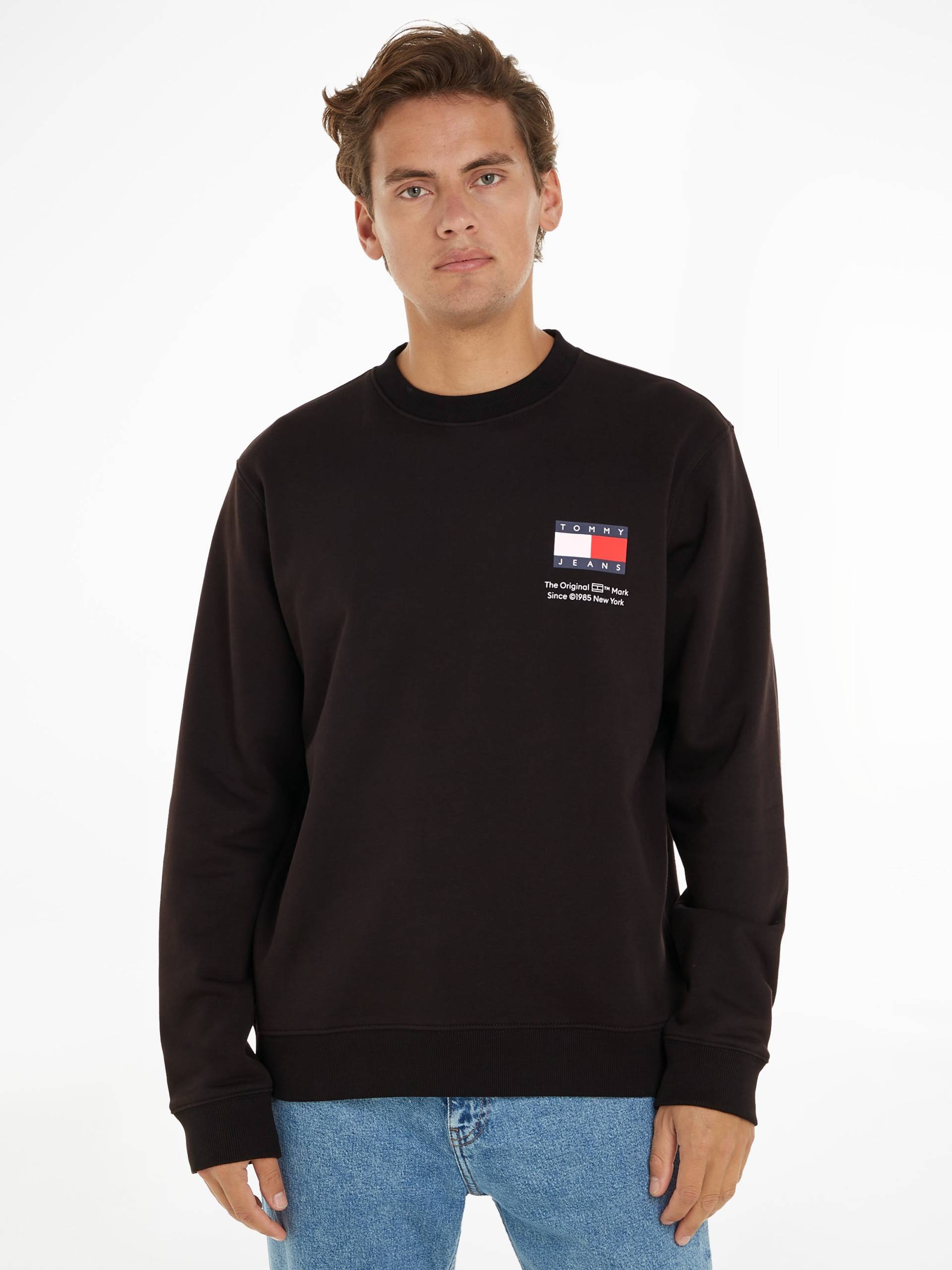 Tommy Jeans Sweatshirt »TJM REG ESSENTIAL FLAG CNECK EXT«, Rundhals-Sweatshirt mit Logo von TOMMY JEANS