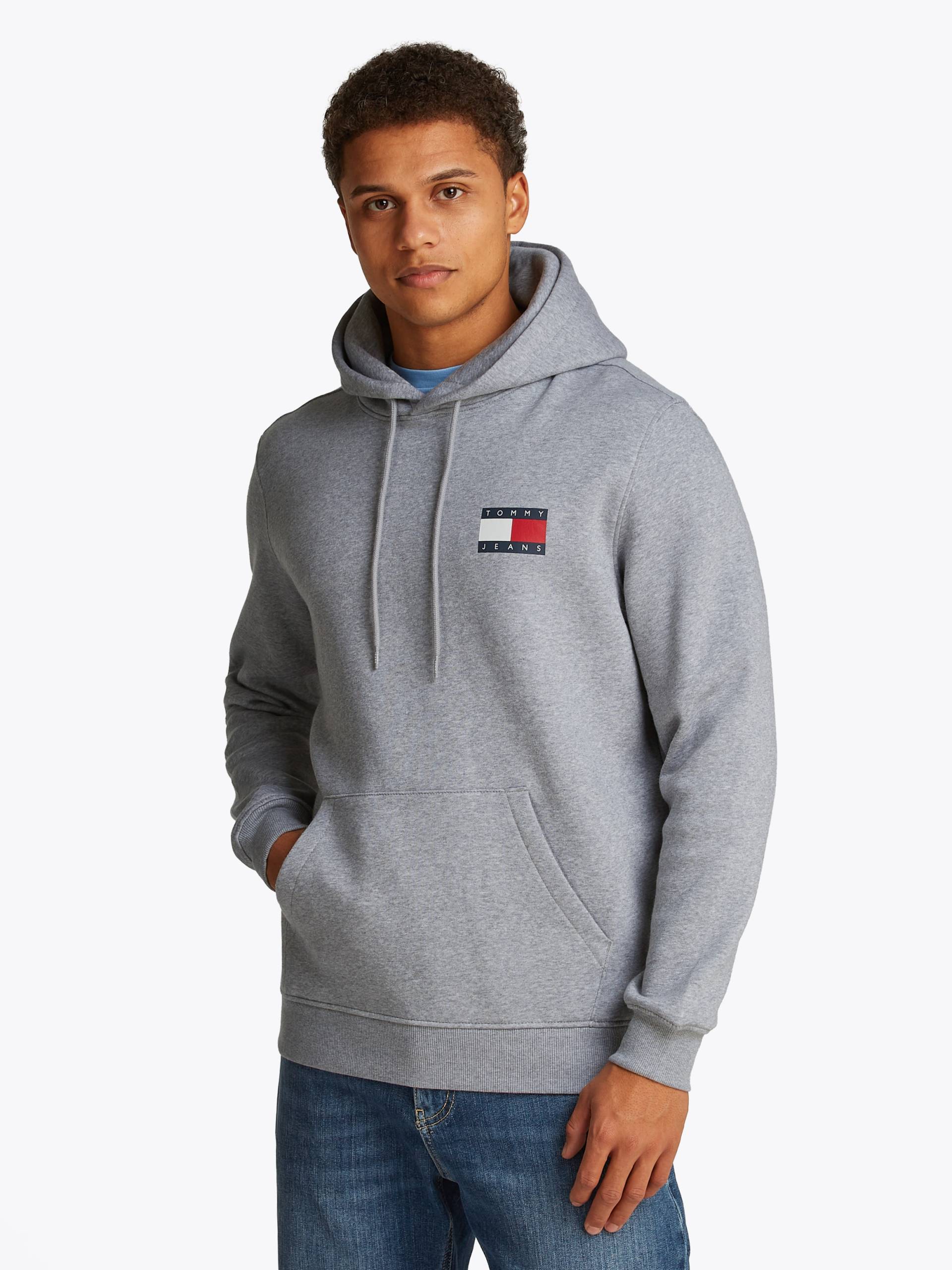 Tommy Jeans Sweatshirt »TJM REG ESSENTIAL FLAG HOOD EXT«, mit bedruckten Markenlogo auf Brusthöhe von TOMMY JEANS