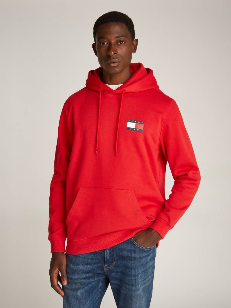 Tommy Jeans Sweatshirt »TJM REG ESSENTIAL FLAG HOOD EXT«, mit bedruckten Markenlogo auf Brusthöhe von TOMMY JEANS