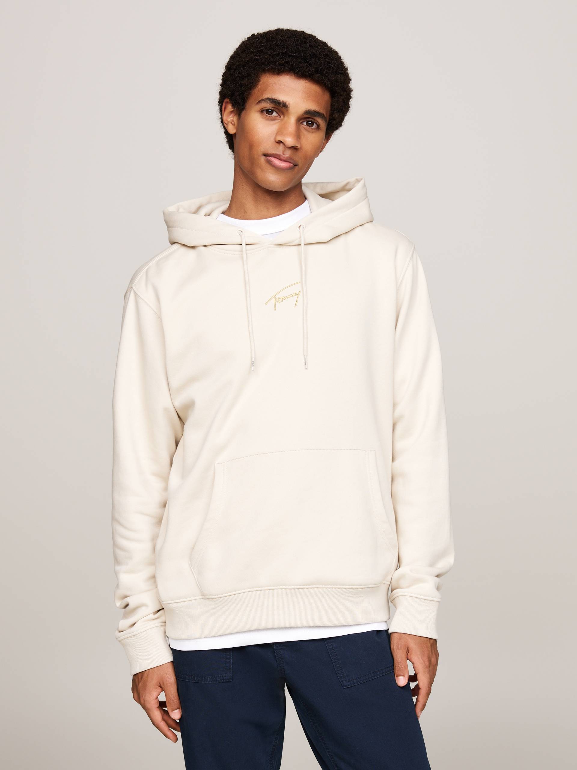 Tommy Jeans Sweatshirt »TJM REG GOLD SIGNT HOODIE EXT«, mit bestickten Markennamen von TOMMY JEANS