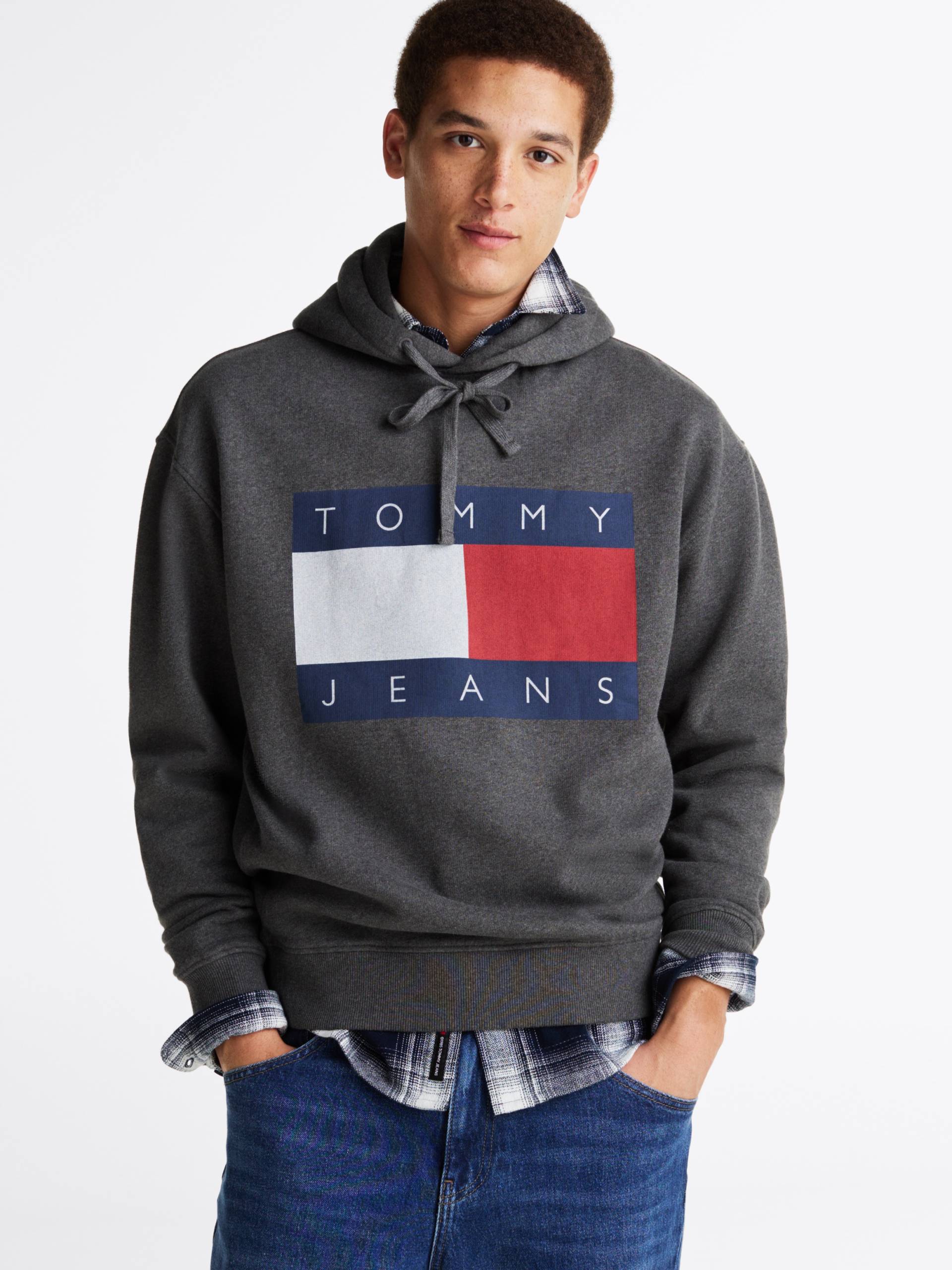 Tommy Jeans Sweatshirt »TJM RLX MELANGE FLAG HOODIE«, mit bedruckten Markenlogo auf Brusthöhe von TOMMY JEANS