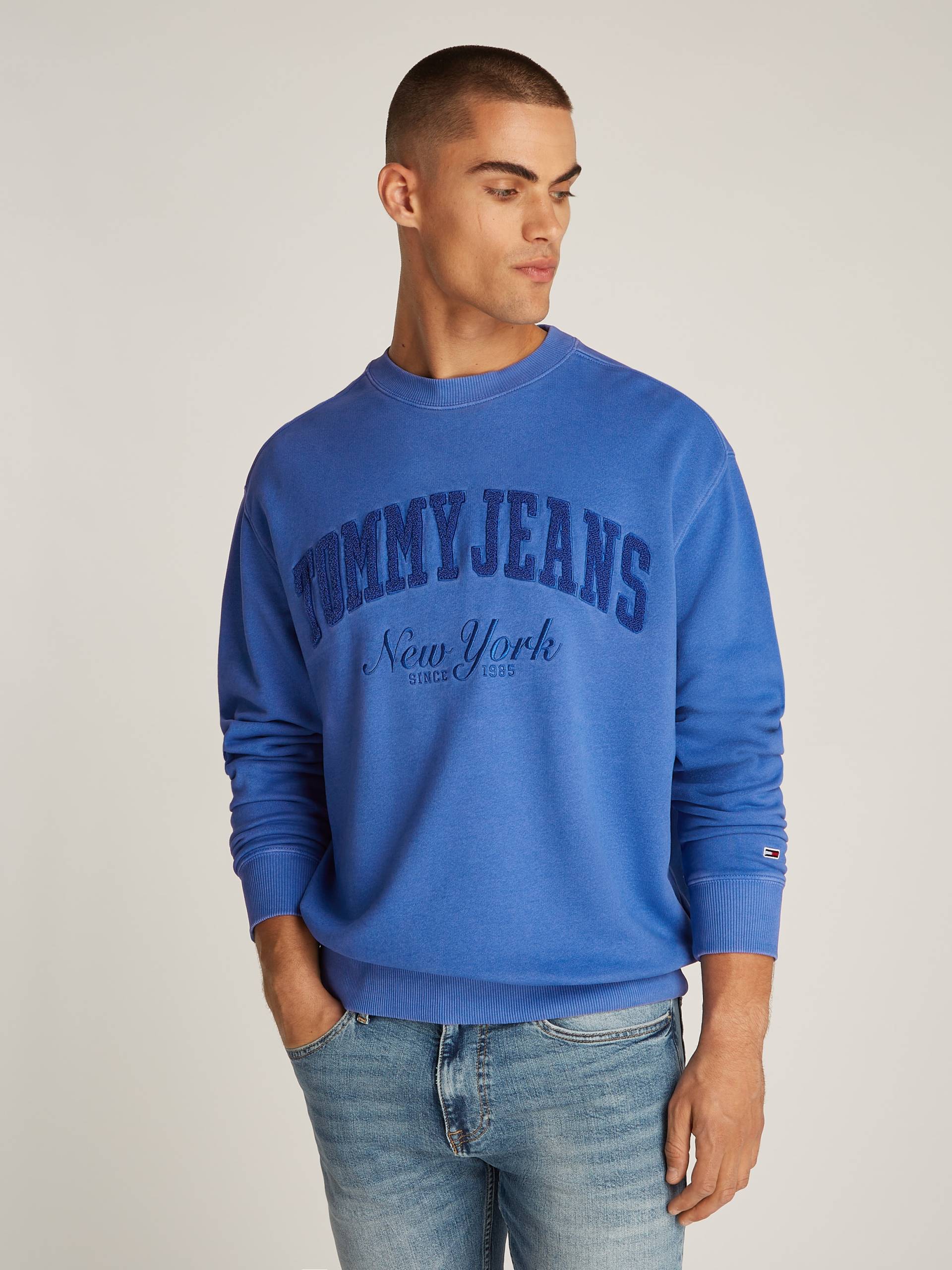 Tommy Jeans Sweatshirt »TJM RLX VINTAGE VARSITY CREW«, mit grossem Logo von TOMMY JEANS