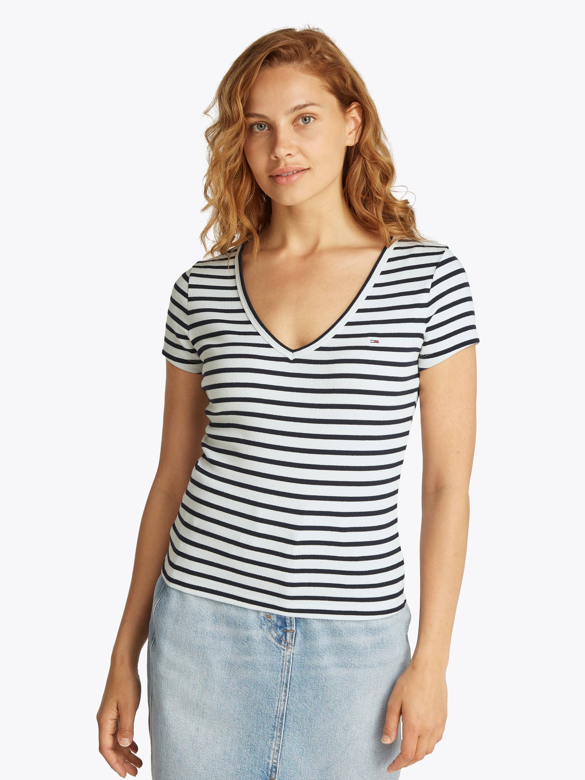 Tommy Jeans T-Shirt »TJW SLIM ESSENTIAL RIB V SS«, mit Logostickerei von TOMMY JEANS